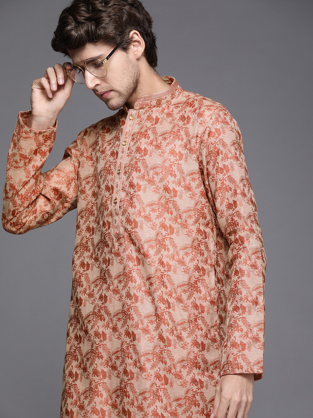 Manyavar Men Peach-Coloured & Rust Red Ethnic Motifs Printed Kurta with Churidar