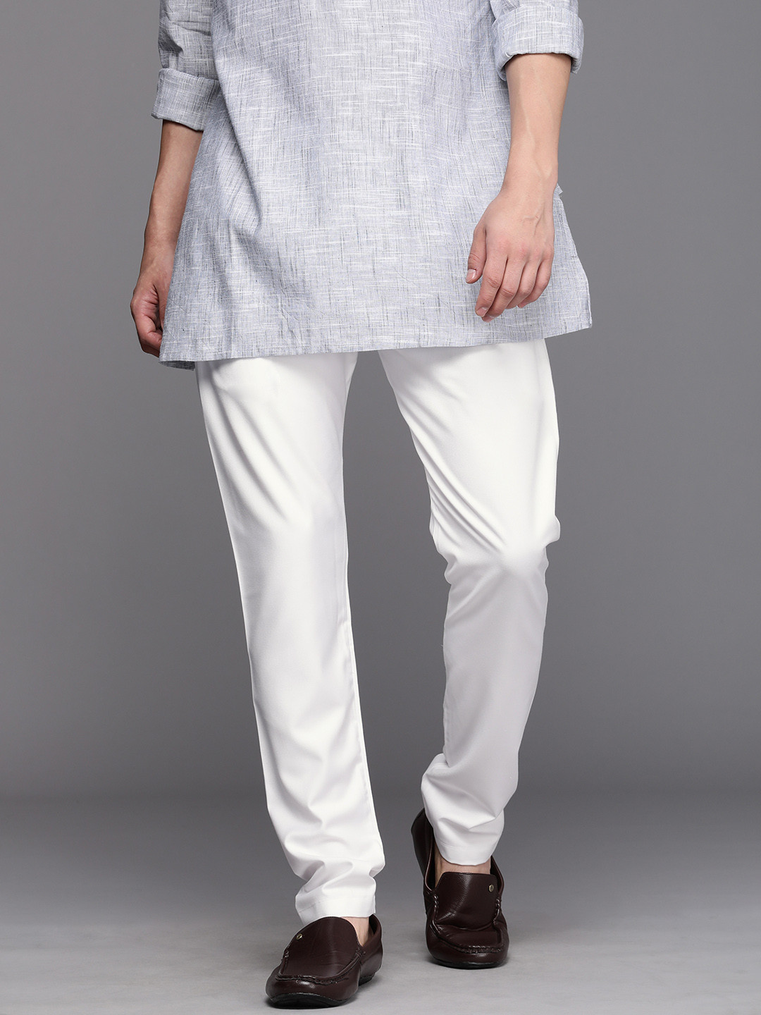 Manyavar Men White Solid Pencil Fit Pyjamas