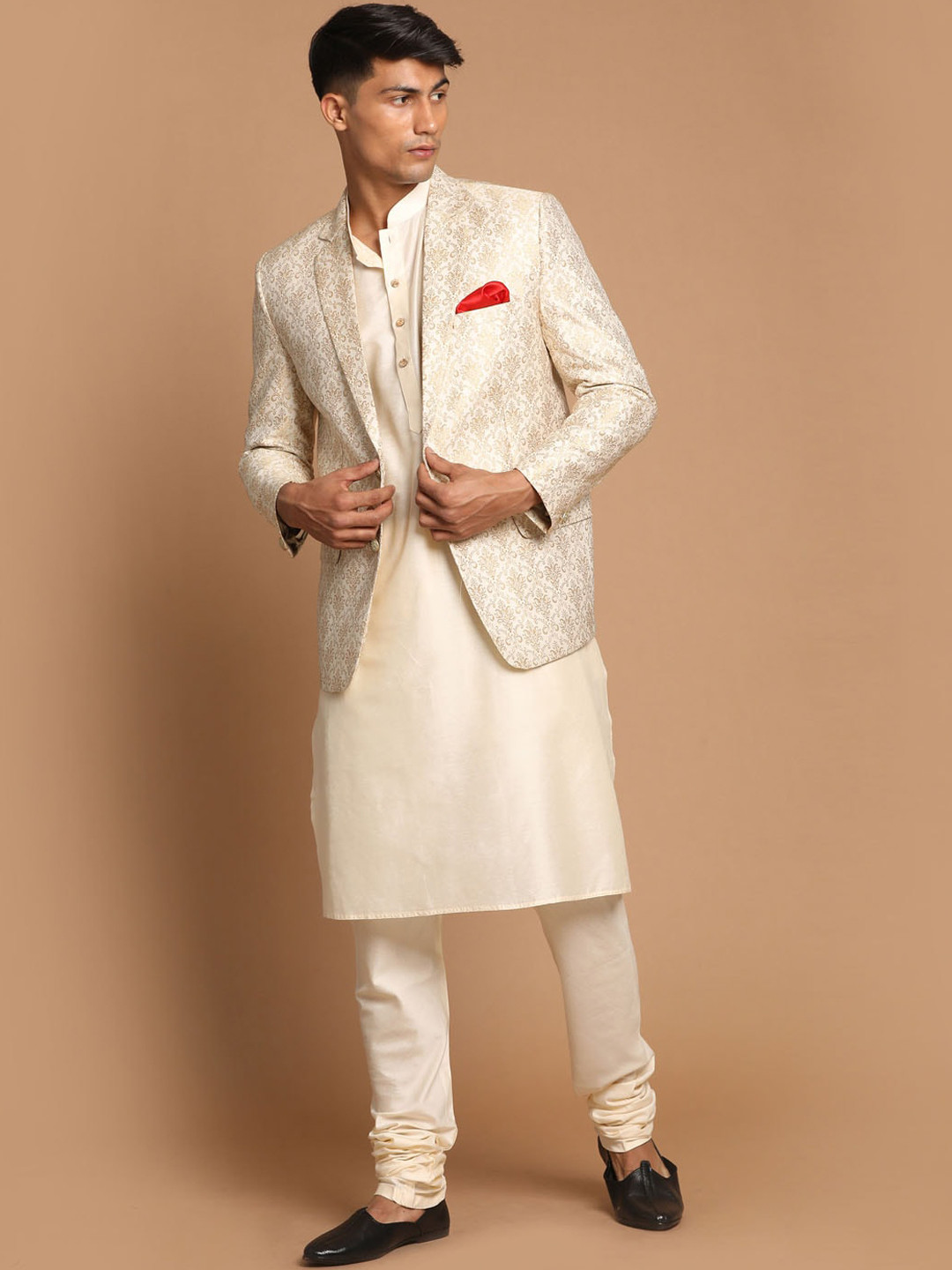 VASTRAMAY Men Cream-Coloured Kurta With Pyjamas & With Woven Design Blazer