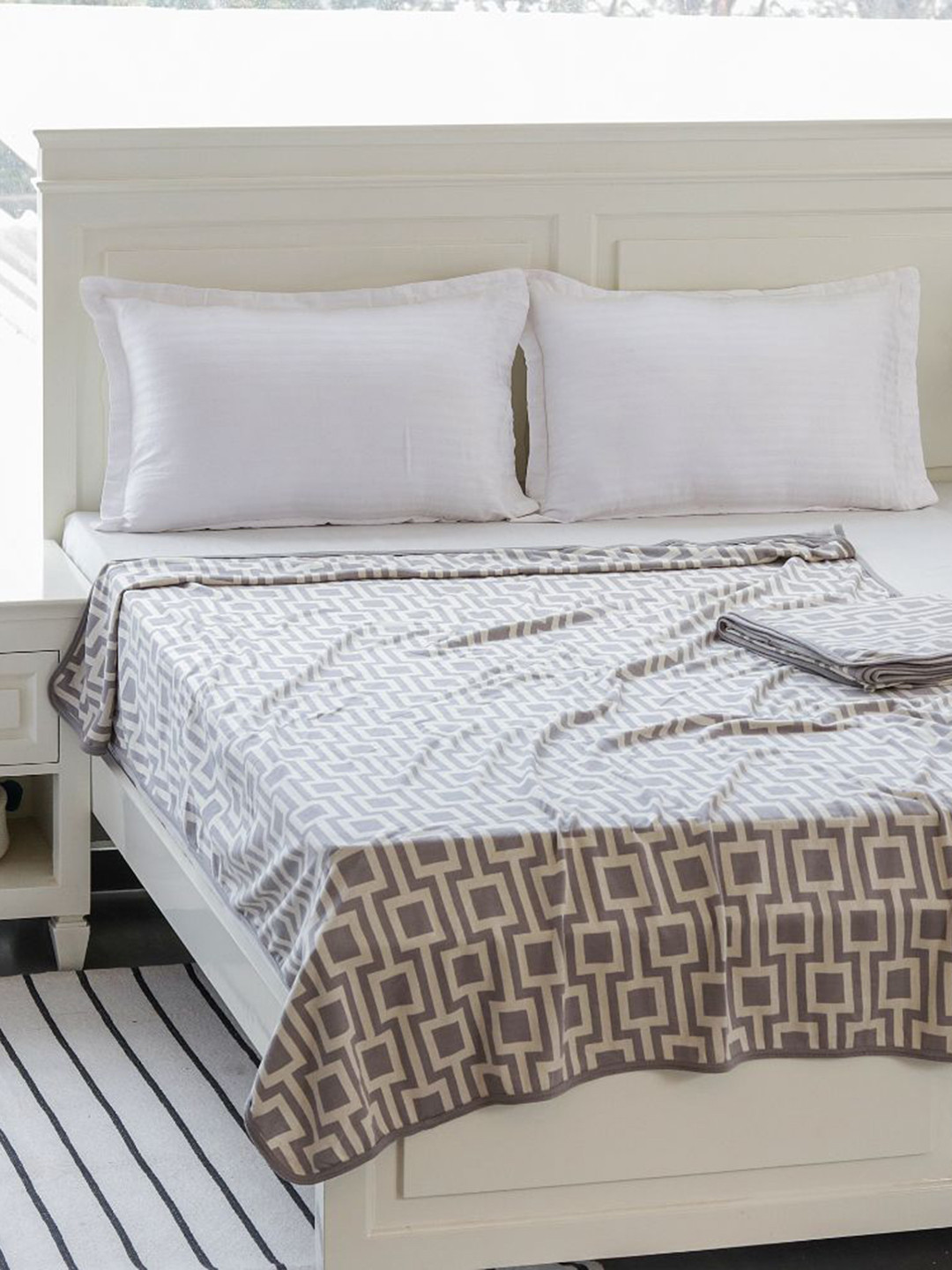 Pluchi Unisex Grey Blankets Quilts and Dohars