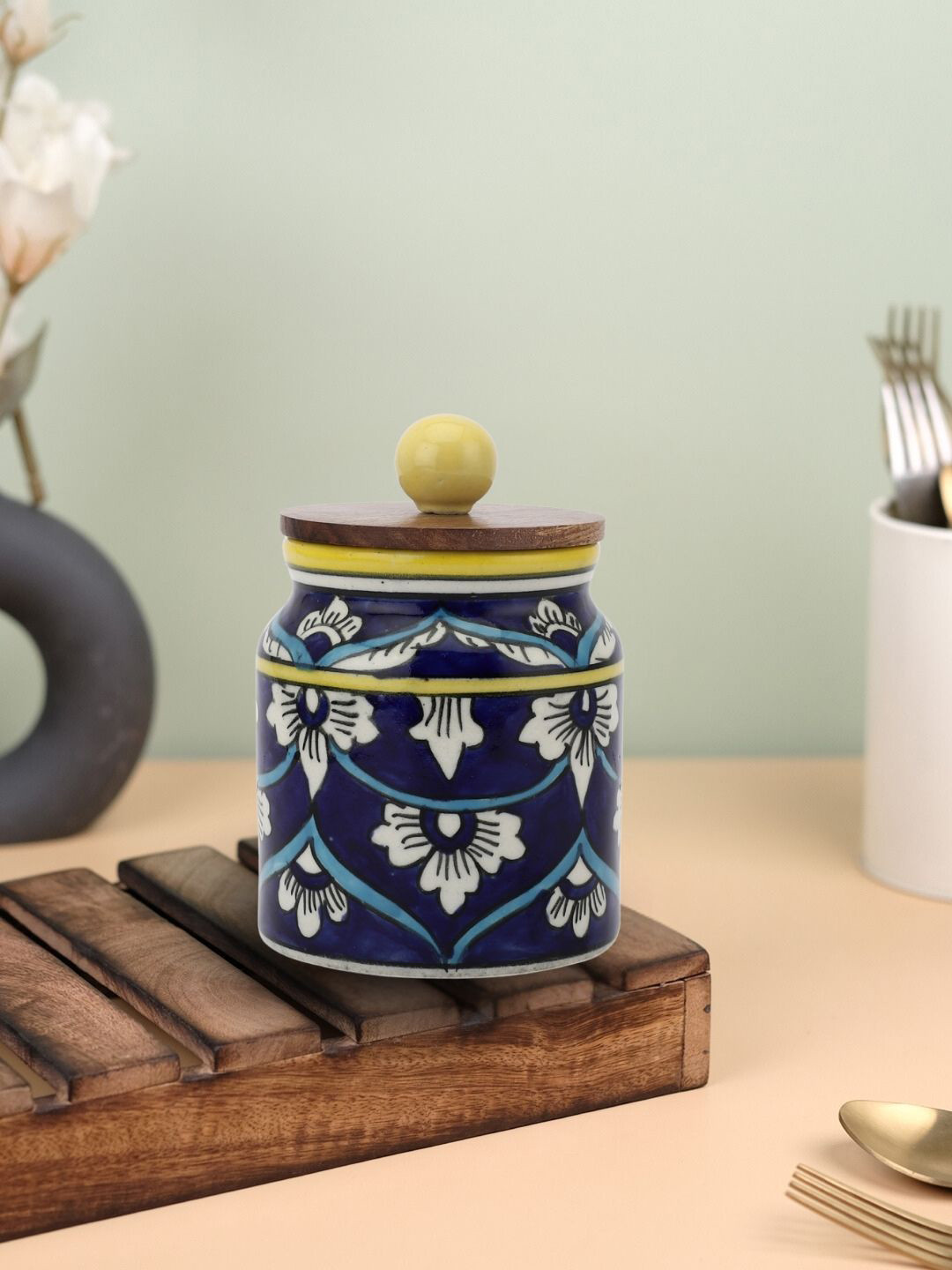VarEesha White & Blue Set Of 2 Ceramic Floral Jars 500 ml