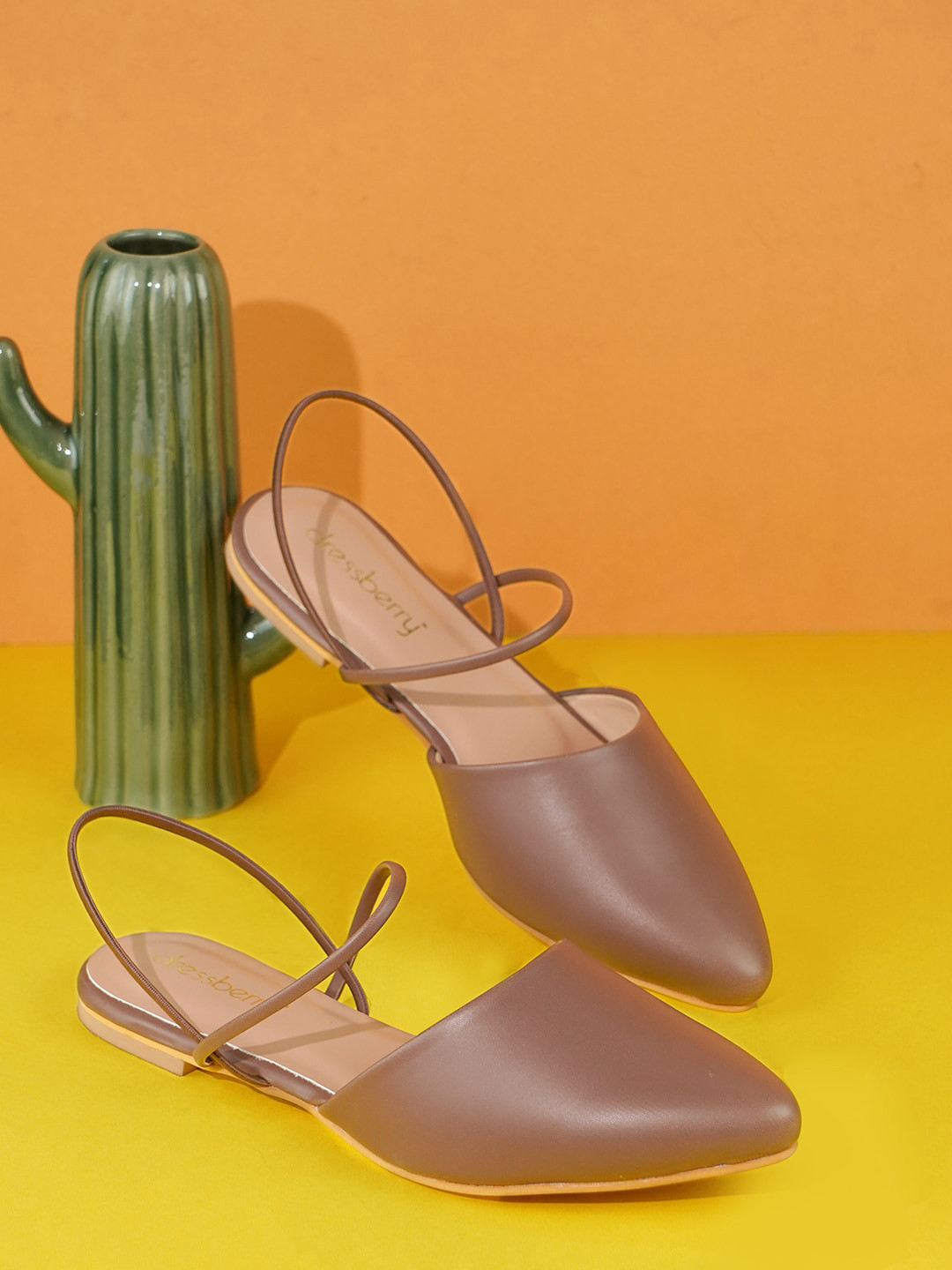 DressBerry Women Brown Mules Flats