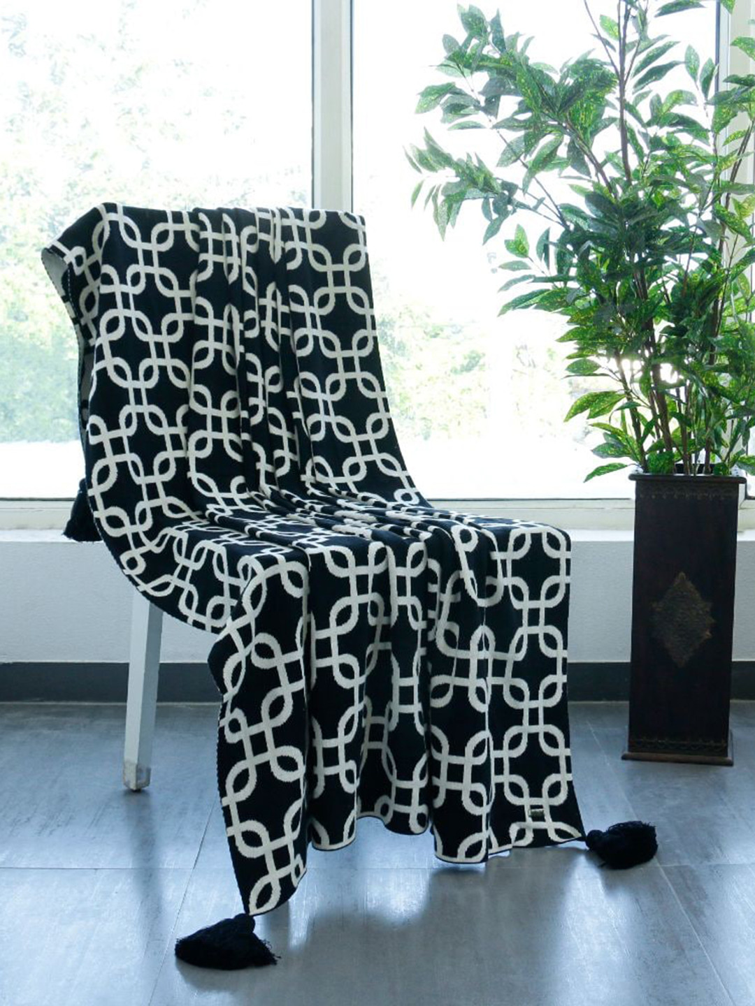 Pluchi Off White & Black Printed Pure Cotton Knitted Throws