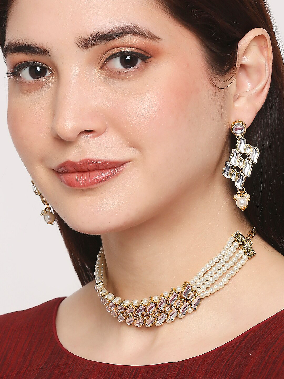OOMPH Gold-Toned Red and White Kundan Studded and Beaded Jewellery Set