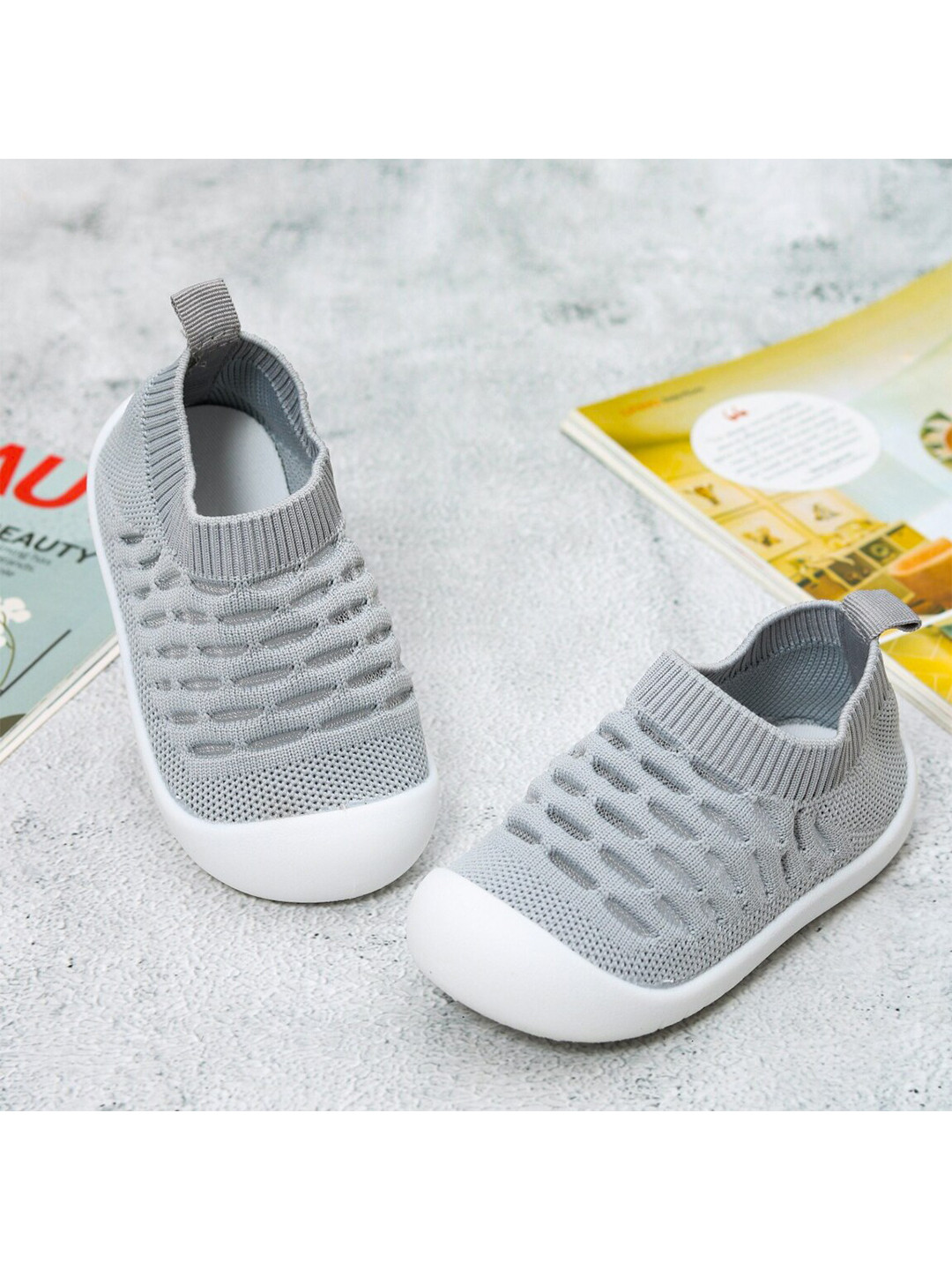 Yellow Bee Boys Grey Coloured Patterned Cotton Anti Skid Rubber Sole Socks