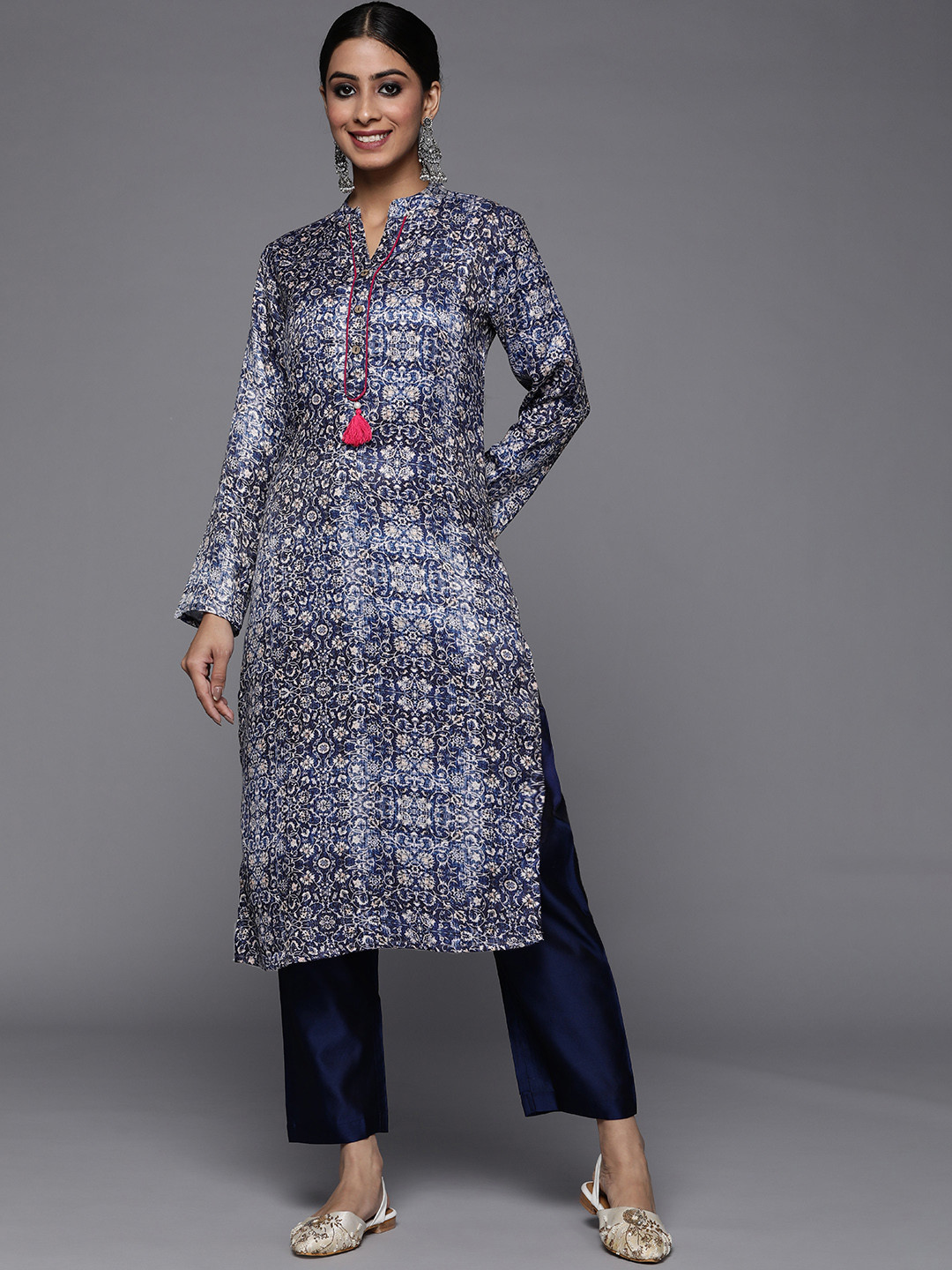 Varanga Women Blue & White Ethnic Motifs Printed Pashmina Winter Kurta