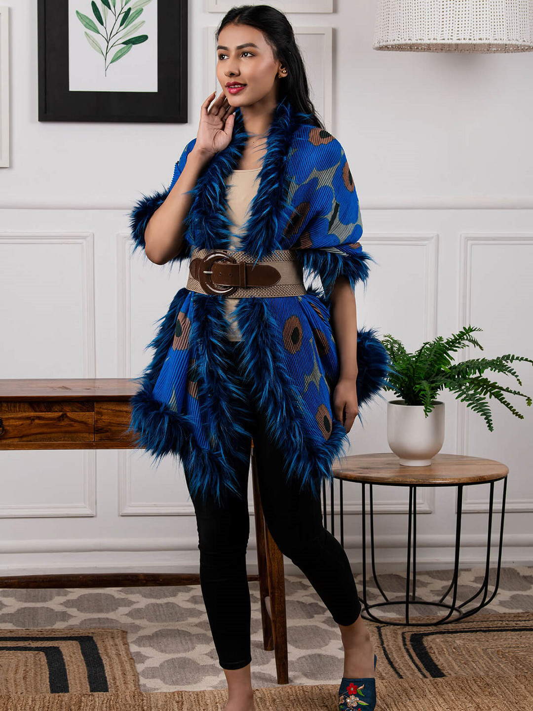 Rhe-Ana Women Faux Fur Designed Stole