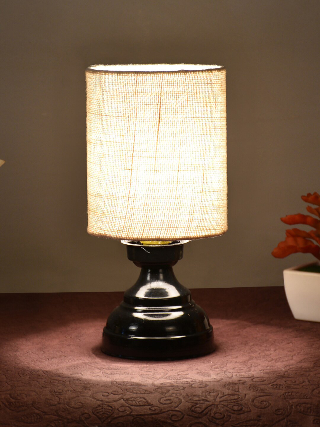 foziq Black & Cream-Colored Textured Metal Table Lamp
