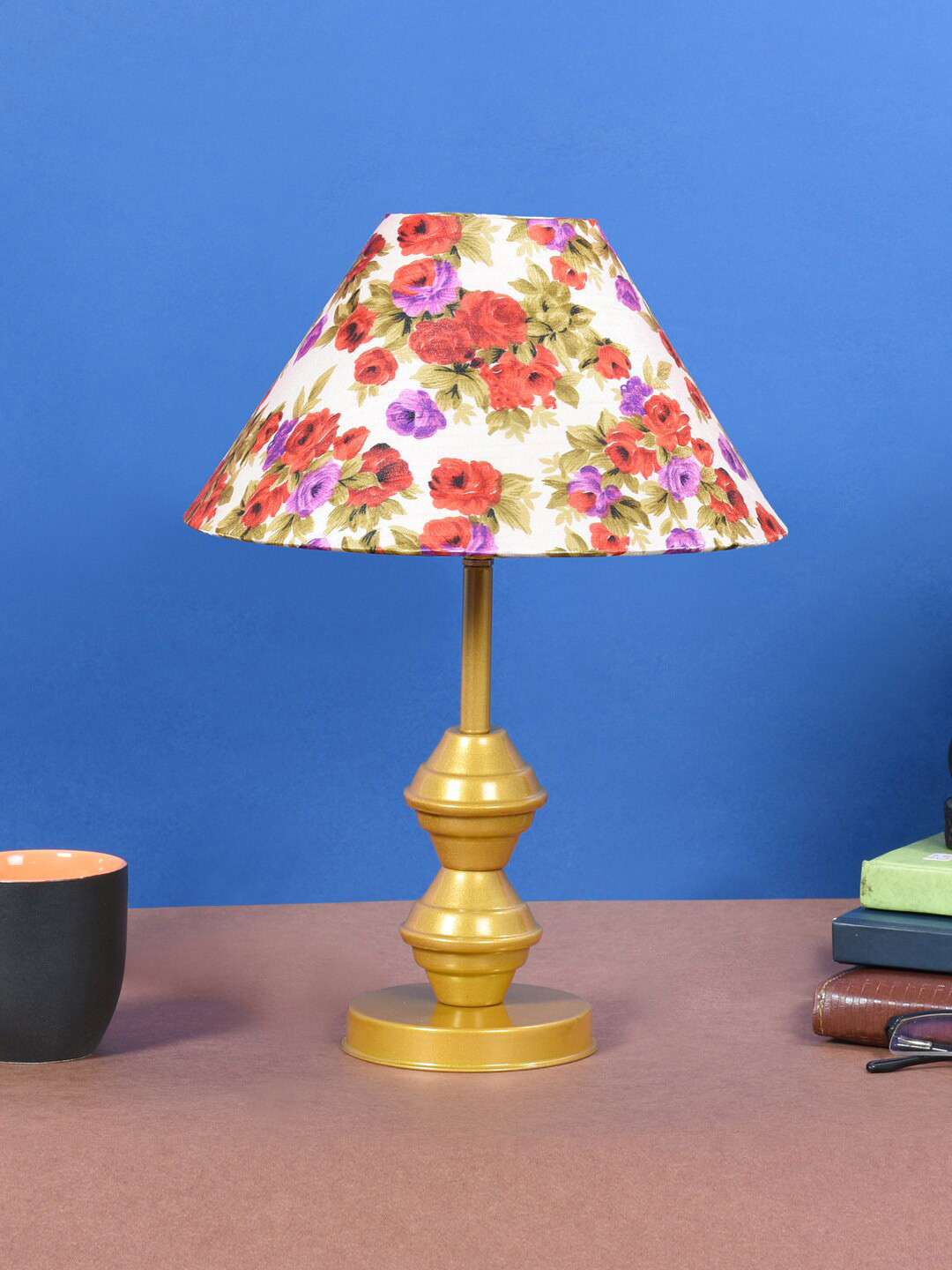 foziq Gold-Toned & White Printed Table Lamp With Shade
