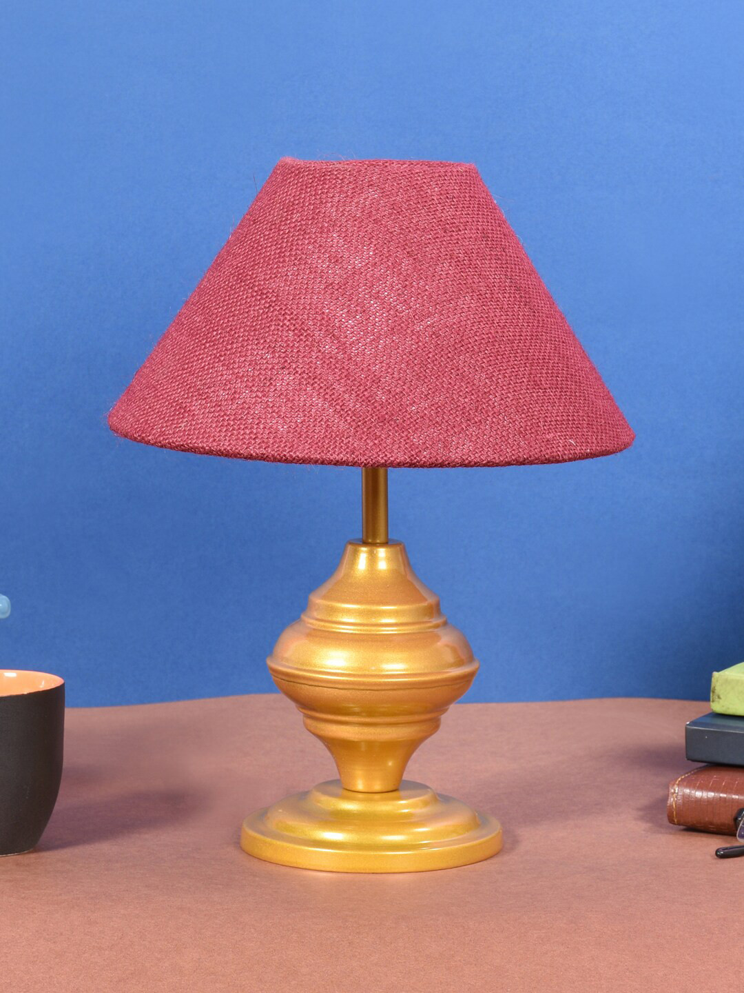 foziq Gold & Red Solid Triangle Metal Table Lamp