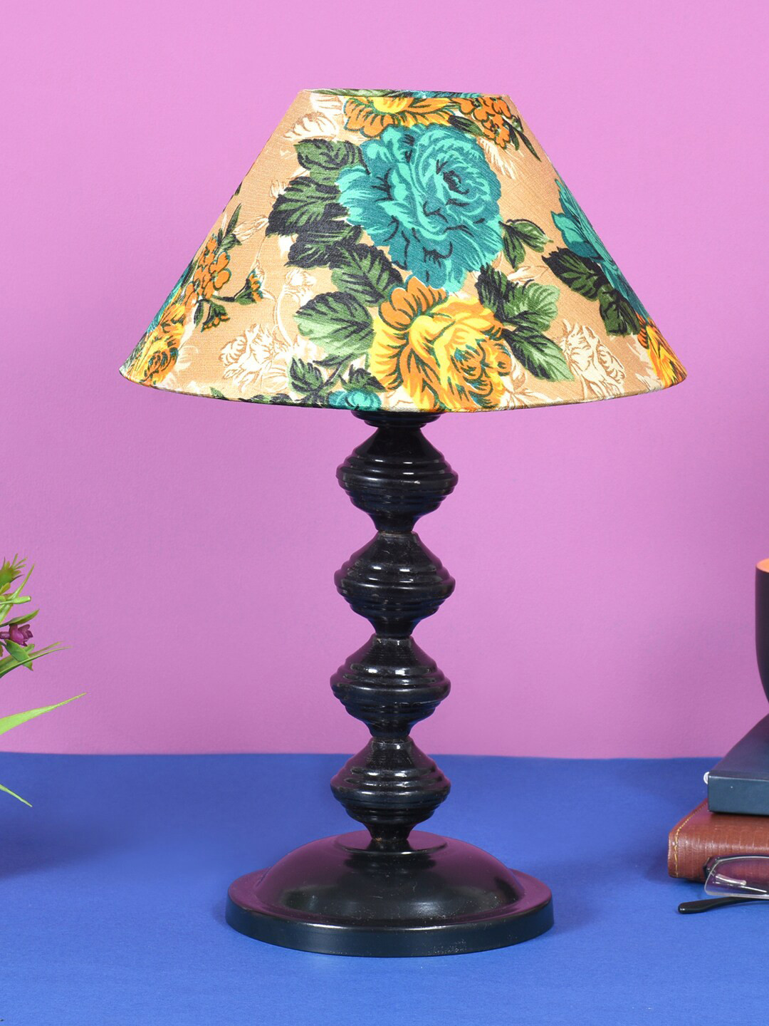 foziq Unisex Black Triangle Shape Printed Table Lamps