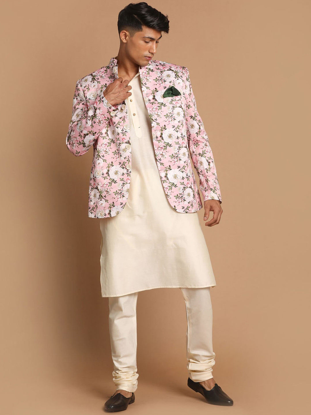 VASTRAMAY Men Cream-Coloured Kurti with Churidar & With Nehru Jacket