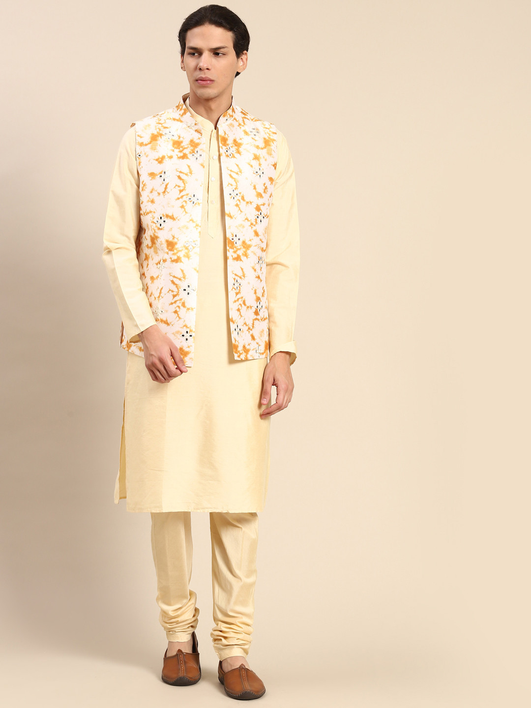 KISAH Men Cream-Coloured Kurta with Churidar & Dyed Mirror Work Nehru Jacket