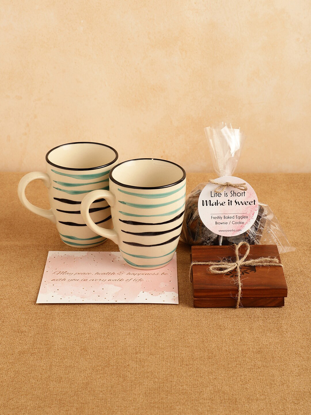 VarEesha Printed The Hug in a Mug Gift Sets