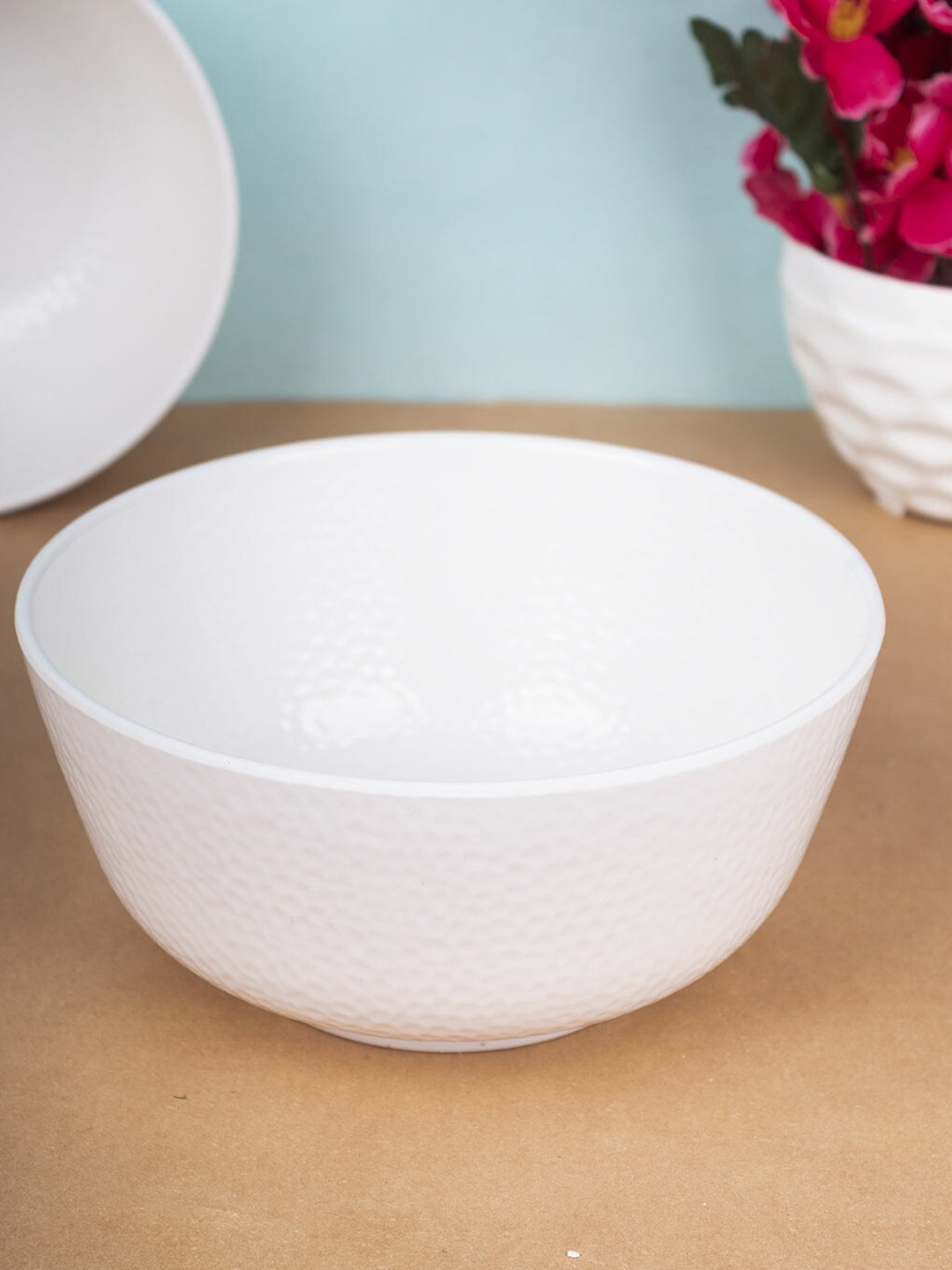 MARKET99 Set Of 2 White Solid Hammered Melamine Serving Bowls