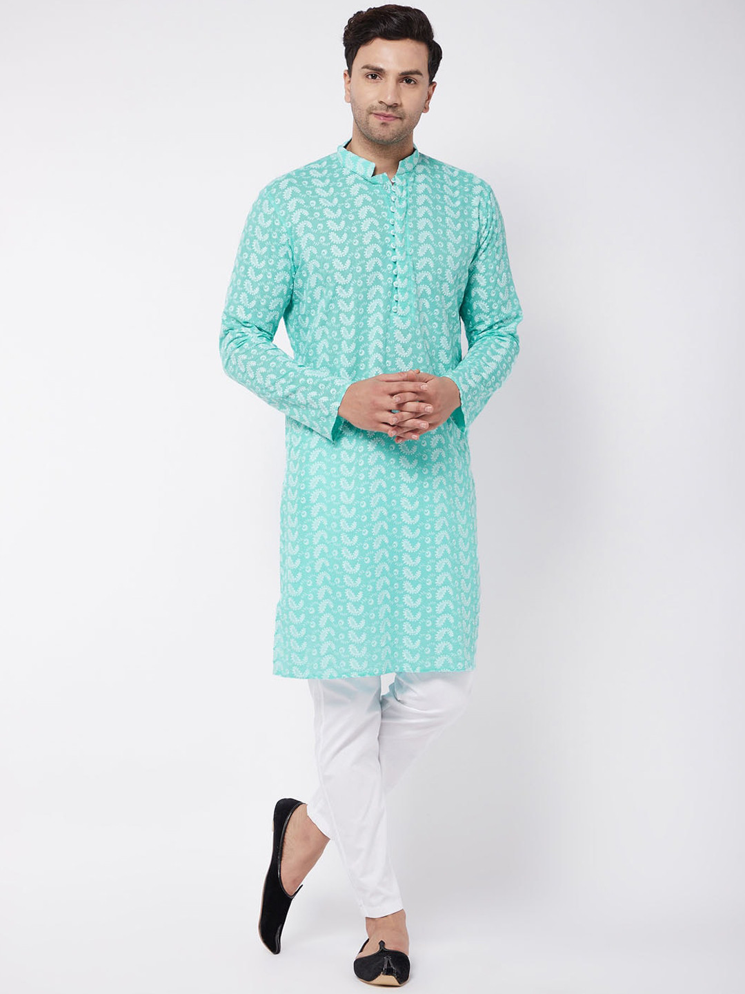 VASTRAMAY Men Green Embroidered Angrakha Chikankari Pure Cotton Kurti with Pyjamas