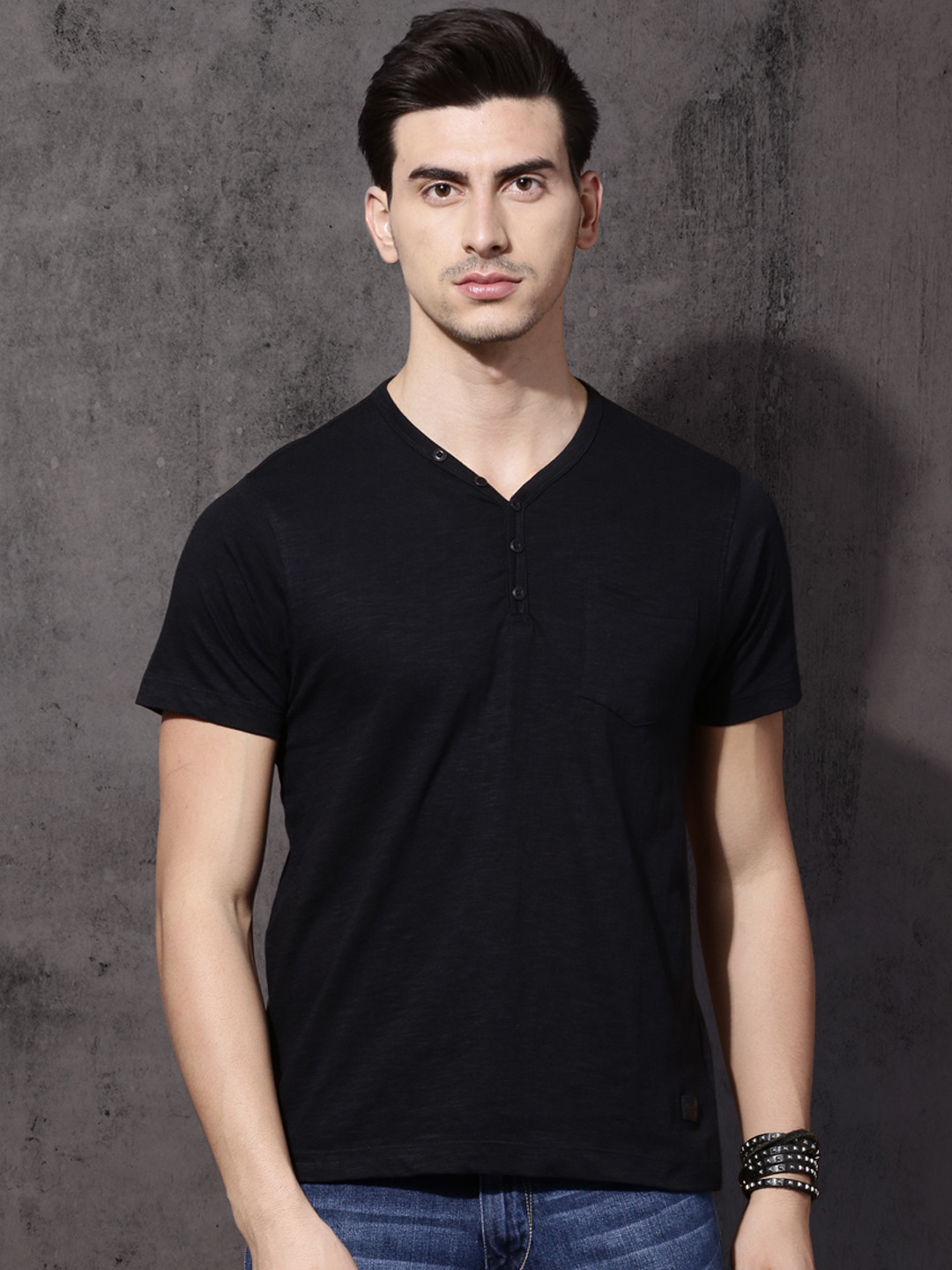 Roadster Men Black Solid Henley Neck 