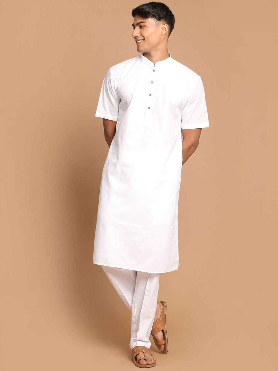 VASTRAMAY Men White Pleated Kurta with Pyjamas