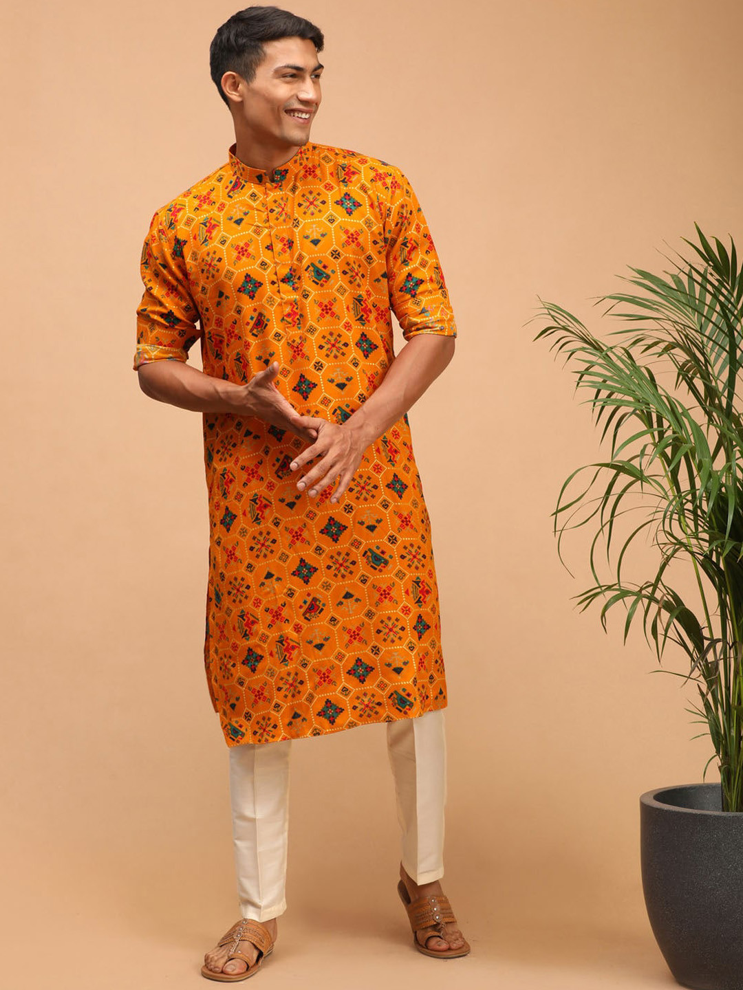 VASTRAMAY Men Yellow Floral Angrakha Top with Trousers