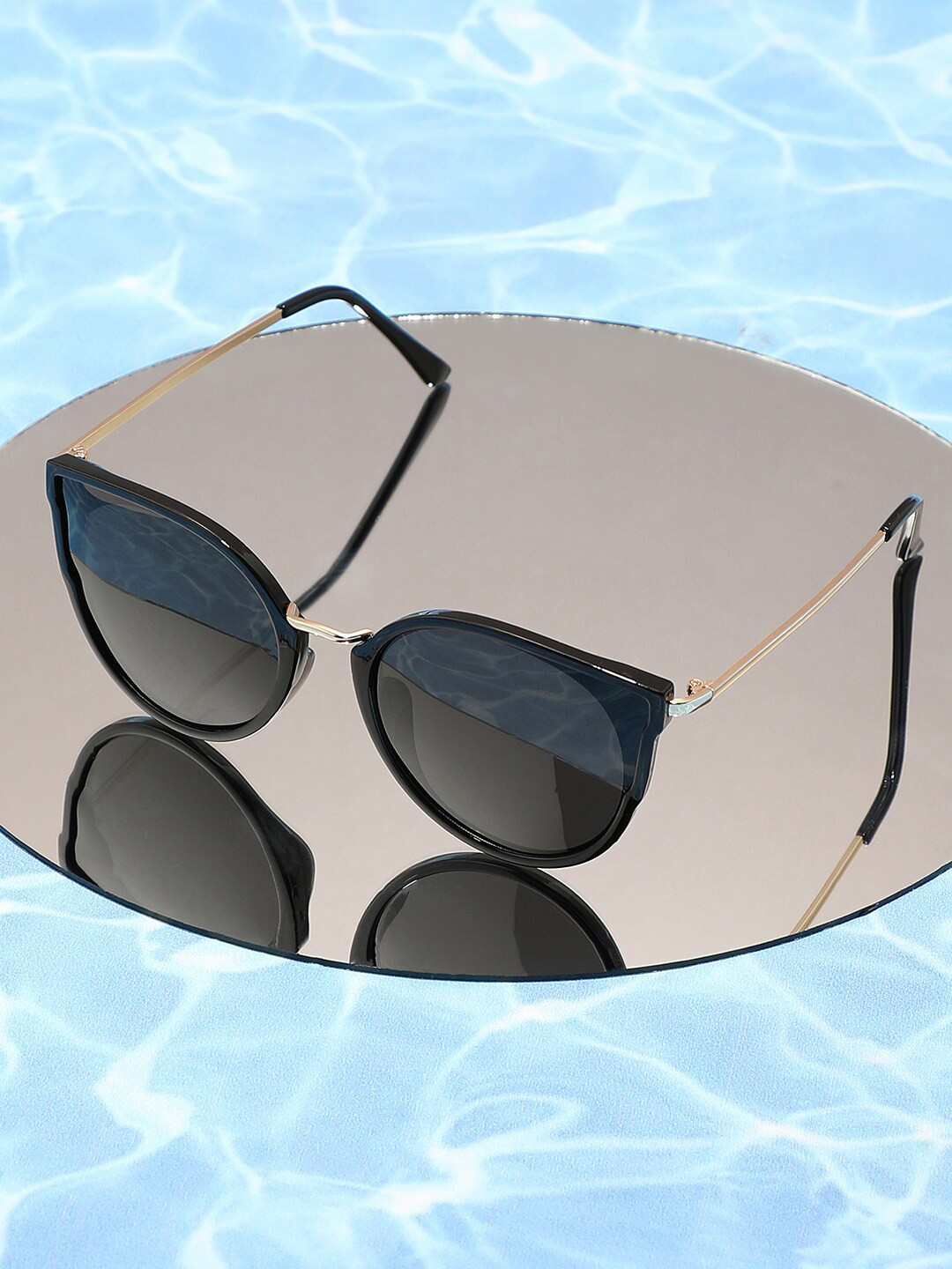 HAUTE SAUCE  Women Wayfarer Sunglasses with Polarised Lens AW22_HSSG1404