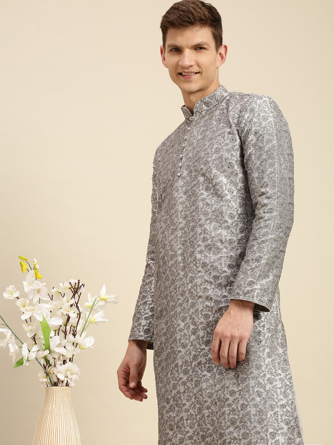 Sanwara Men Grey Embroidered Kurta with Salwar