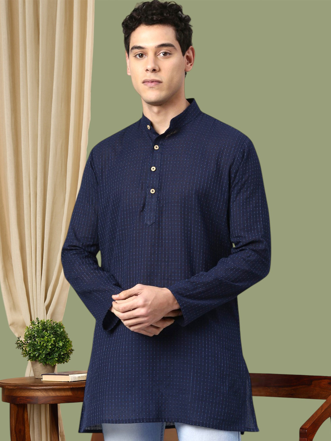 TATTVA Men Navy Blue Chikankari Kurta