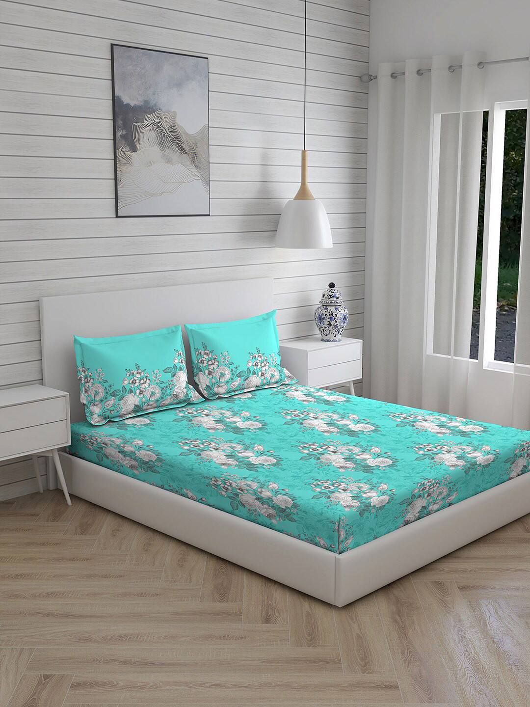 Layers Sea Green & White Floral 104 TC King Bedsheet with 2 Pillow Covers