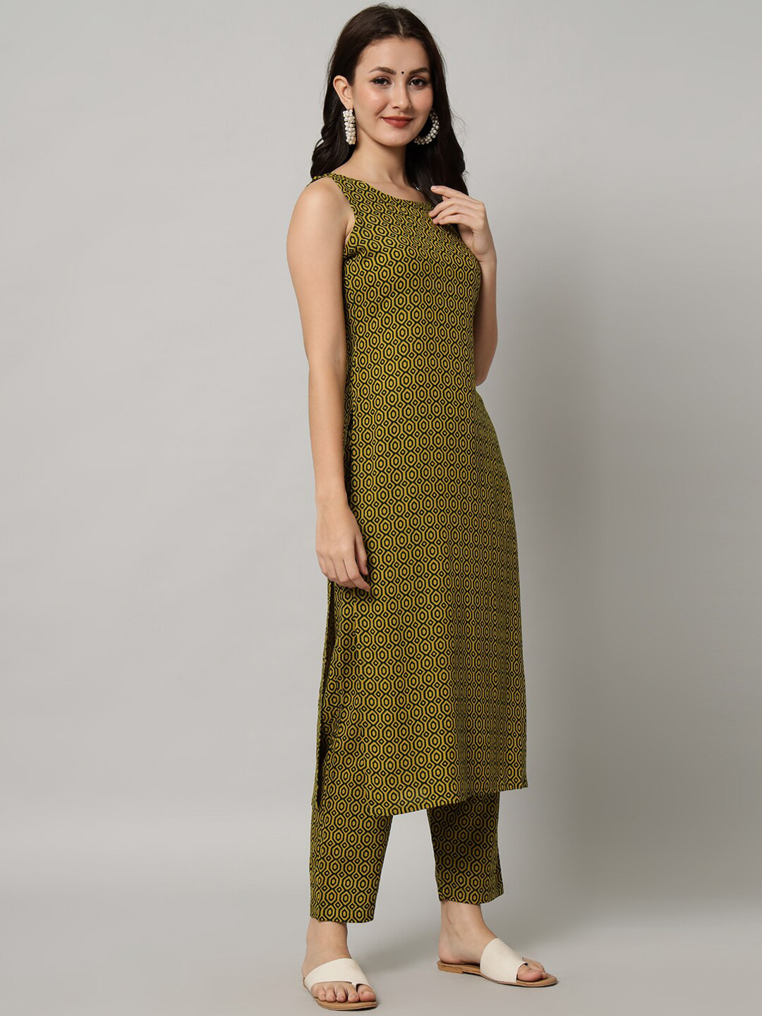 KALINI Women Green Printed  Viscose Rayon Straight Kurta with Trousers