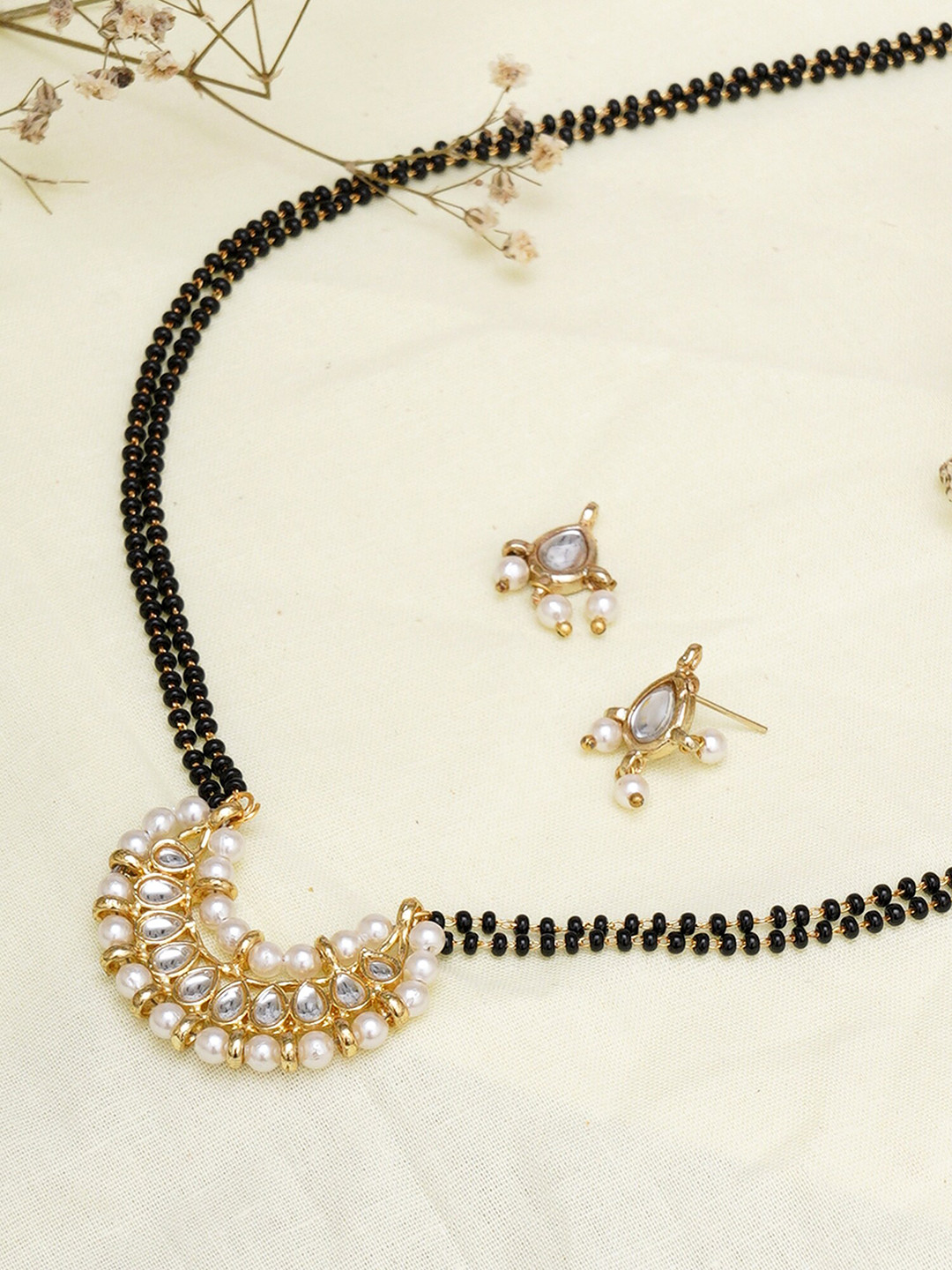 KARATCART White & Black Gold-Plated Pearl & Kundan Studded Mangalsutra With Earrings