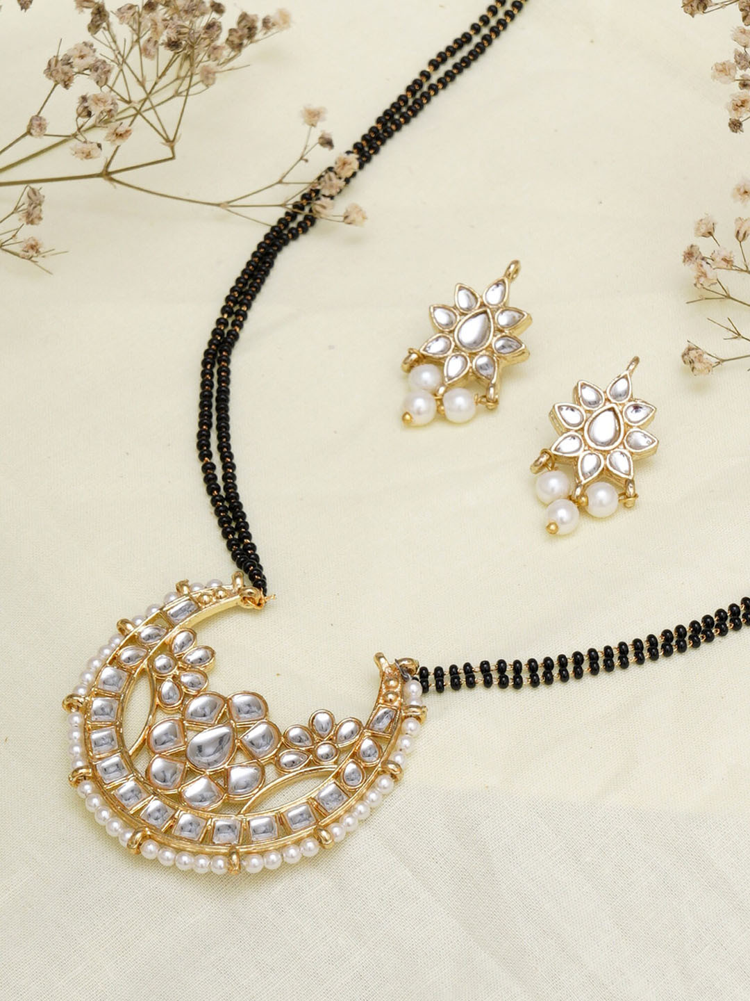 KARATCART White & Black Gold-Plated Stone Studded & Beaded Jewellery Set