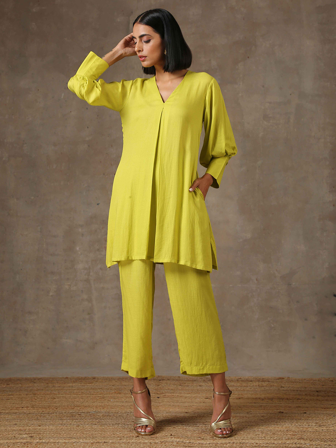 trueBrowns Women Lime Green Kurta Set with Trousers