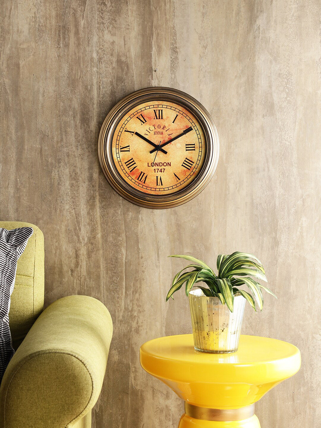 EXIM DECOR Golden Plastic Vintage Victoria Wall Clock