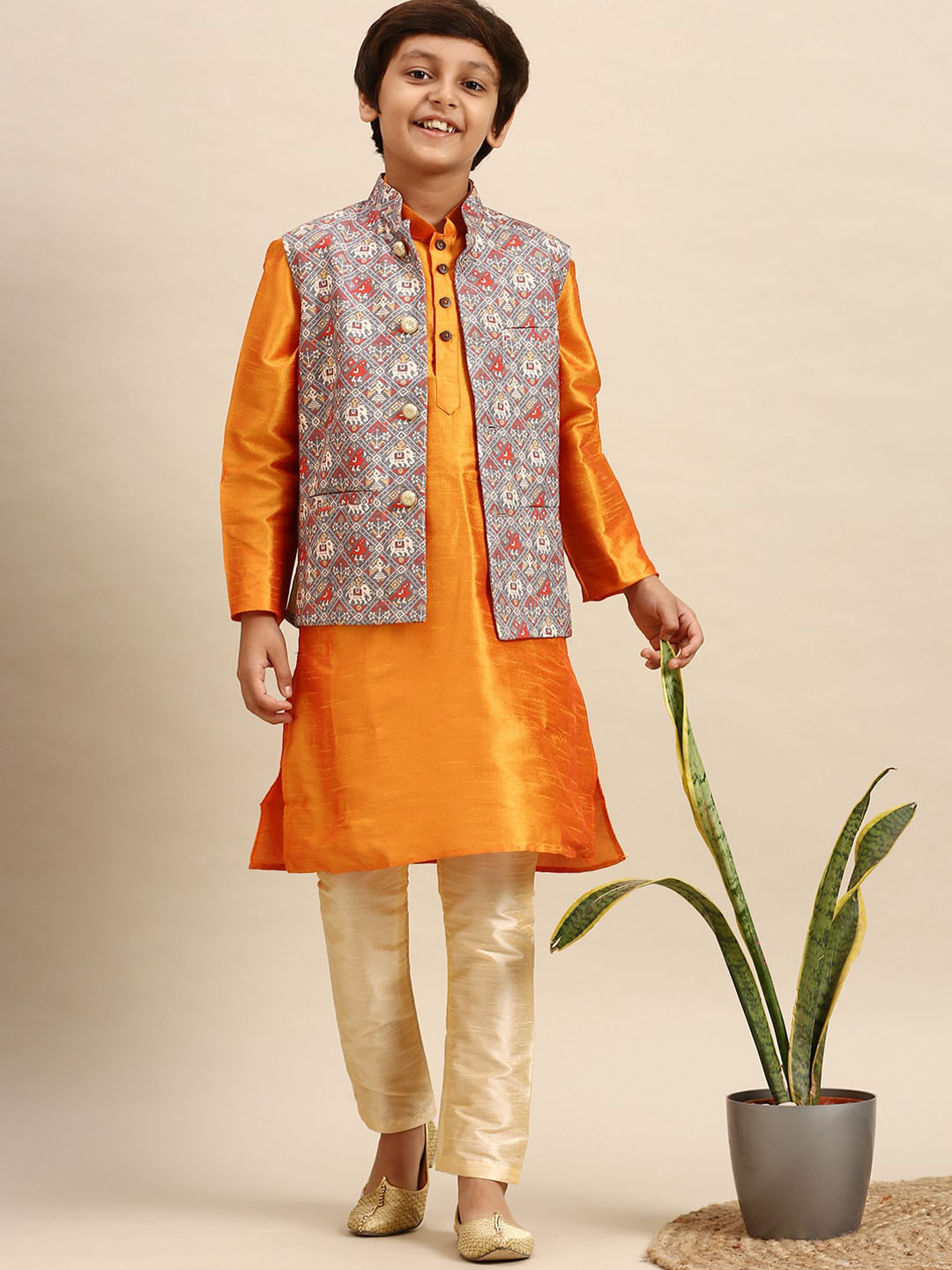 Here&Now X Sanwara Boys Grey & Coral-Coloured Ethnic Motifs Printed Woven Nehru Jacket