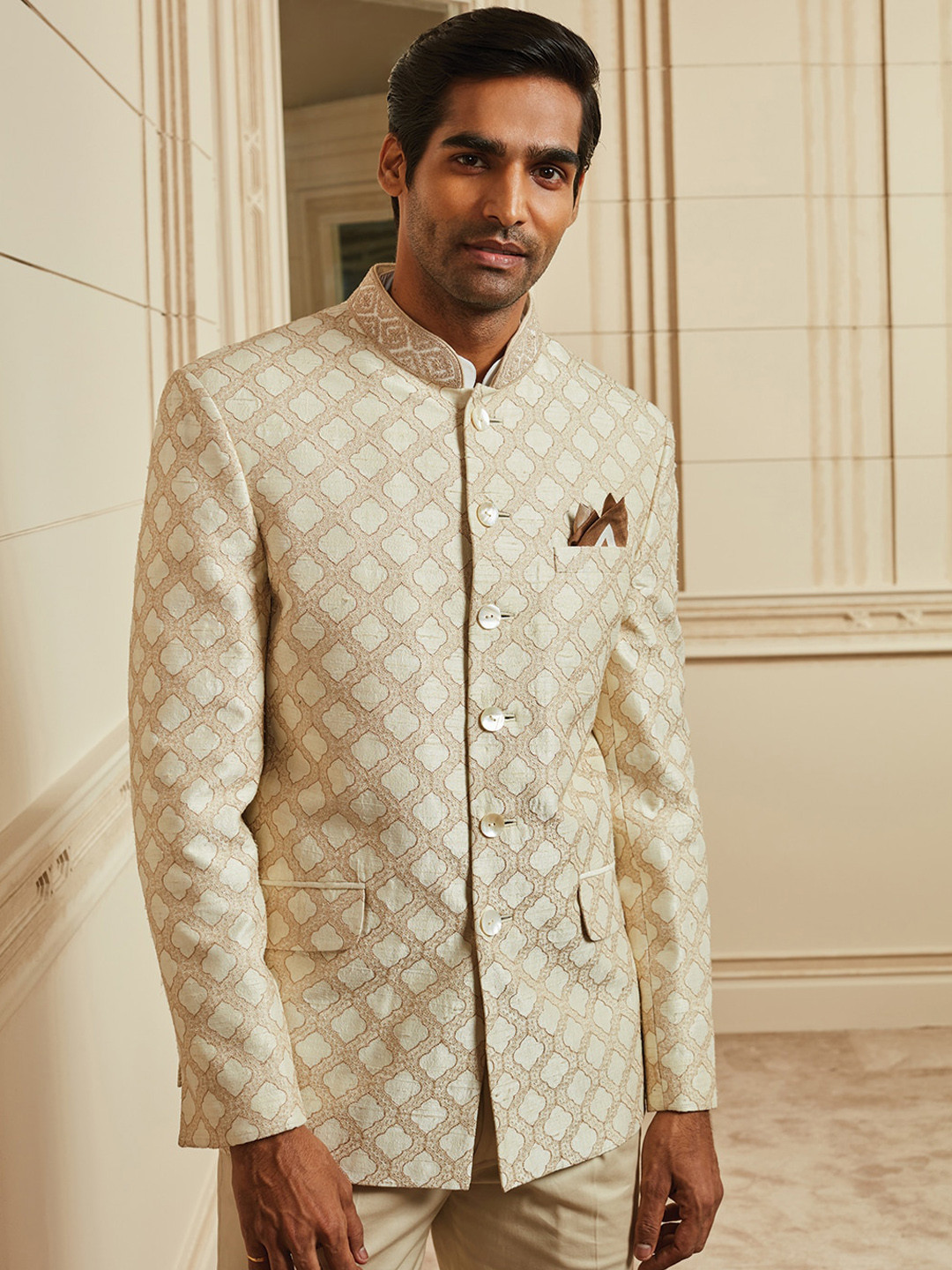Tasva Men Off White Aari Embroidered Pure Silk Bandhgala Set