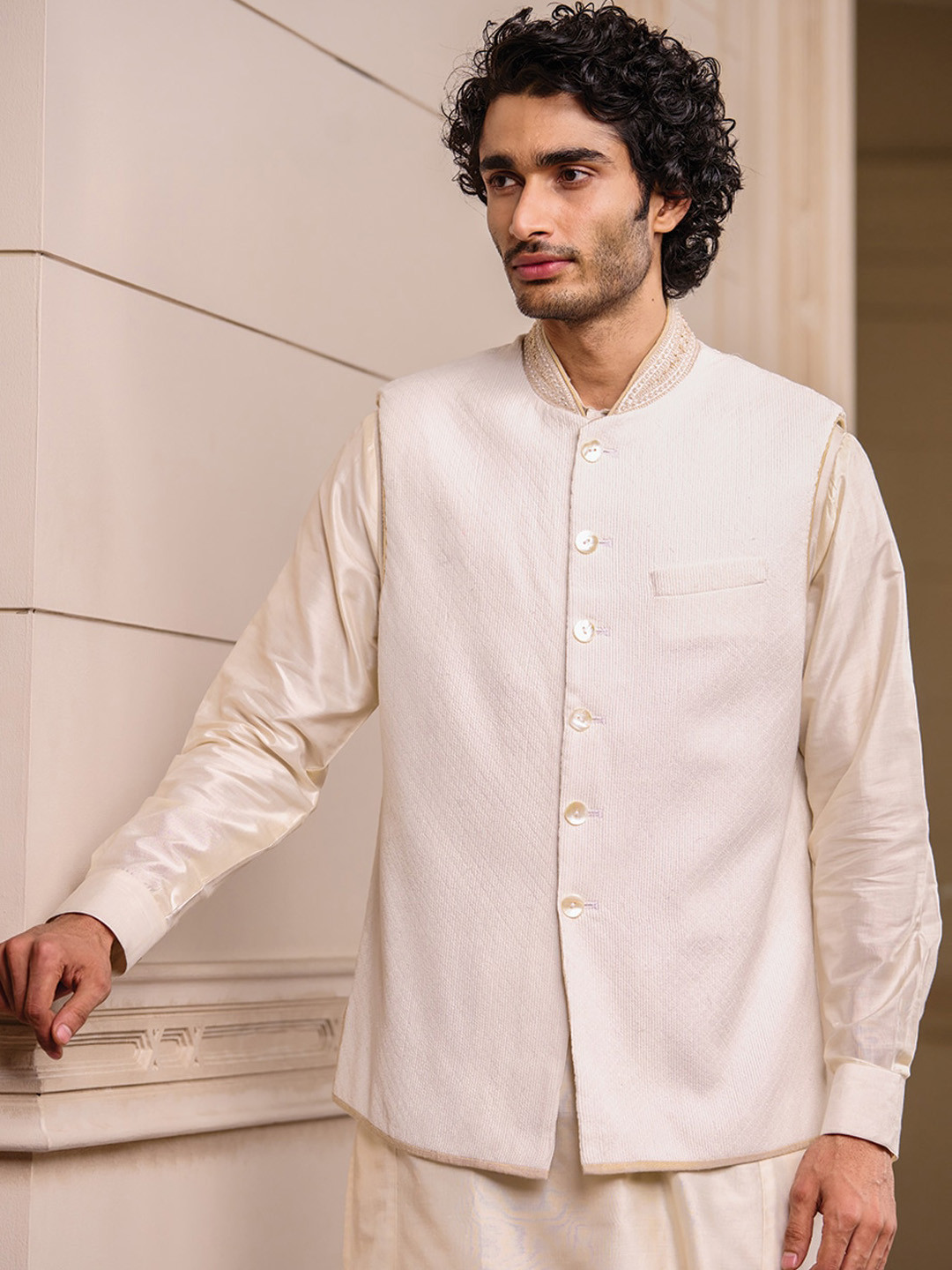 Tasva Men Solid Pink All Over Textured Bundi Nehru Jacket