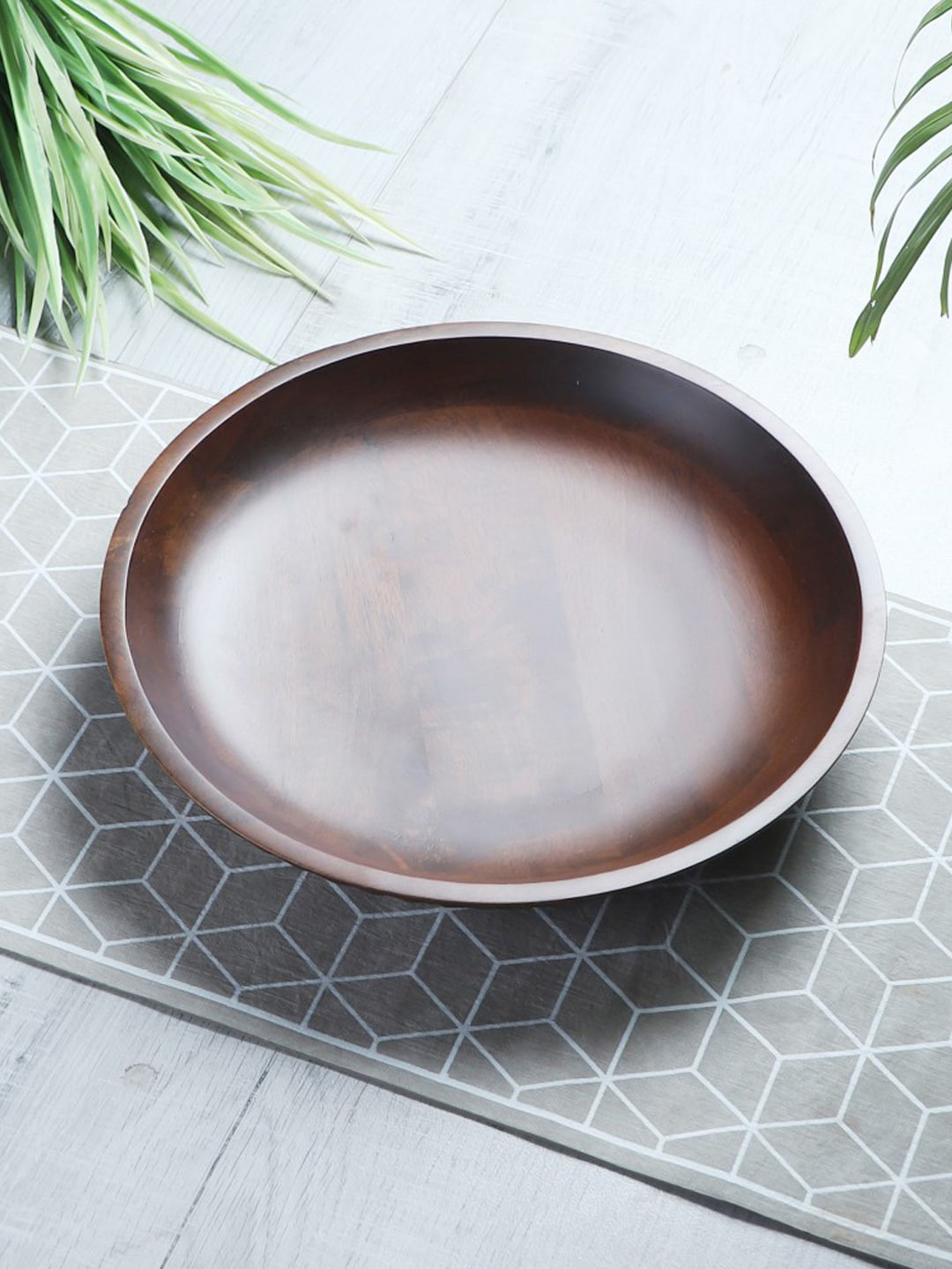 BRICK BROWN Brown Carved Crust Flat Bowl