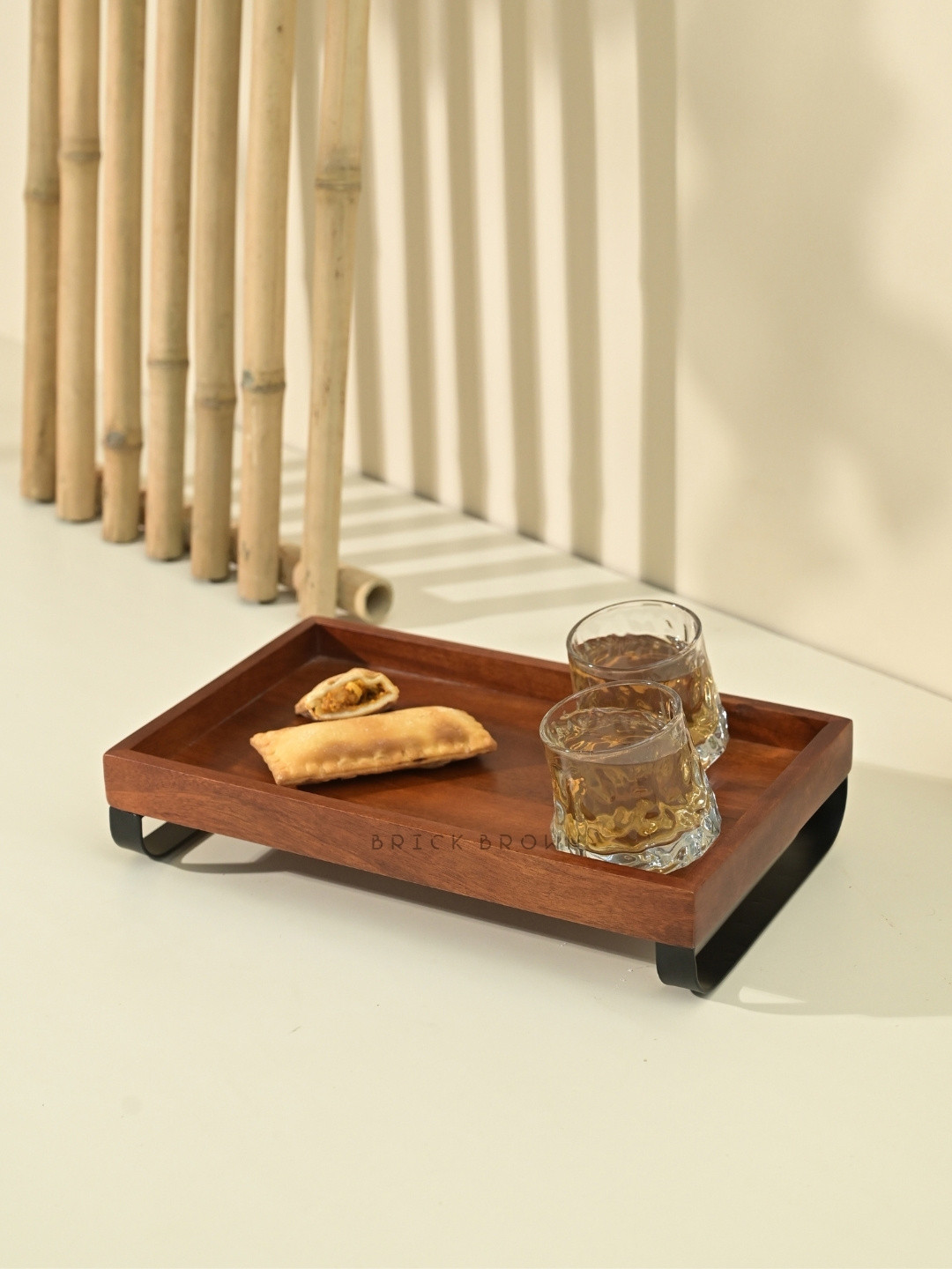 BRICK BROWN Brown Solid Serving Tray With Metal Stand