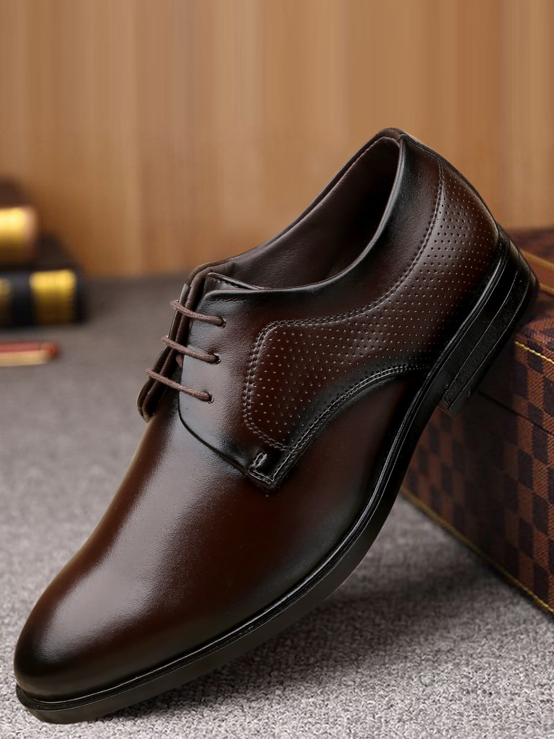 bacca bucci Men Maroon Red Solid Formal Leather Derbys Shoes