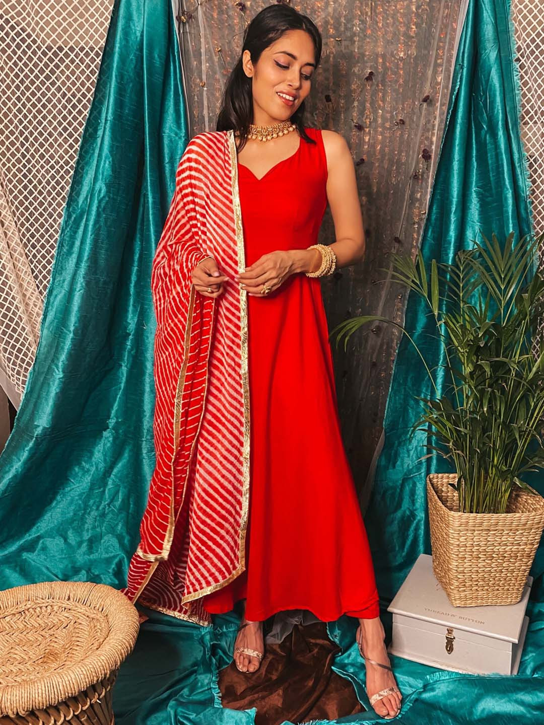 Thread & Button Women Gotta Patti Pure Cotton Kurta with Trousers & With Dupatta