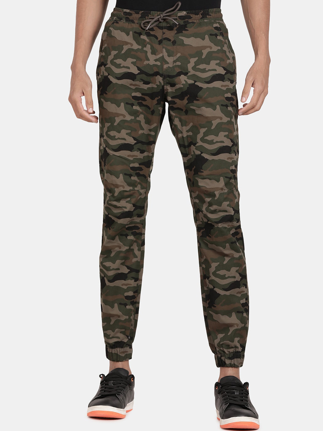 t-base Men Olive Green Camouflaged Cotton Joggers