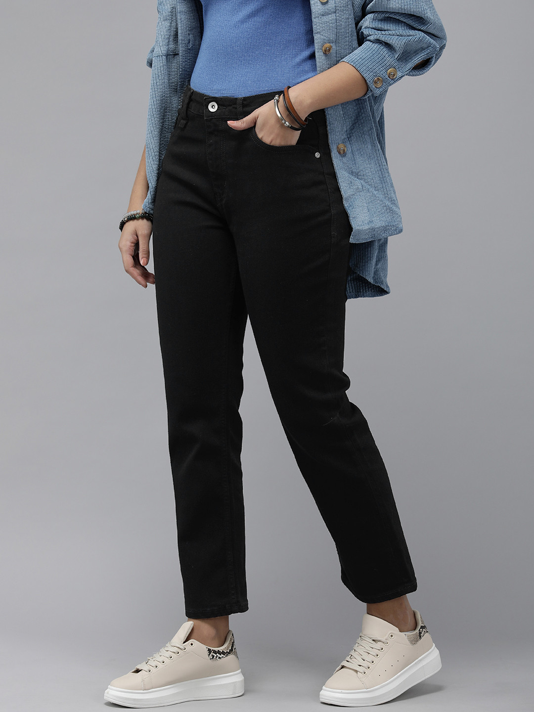 Roadster Black Straight Fit High-Rise Crop Jeans