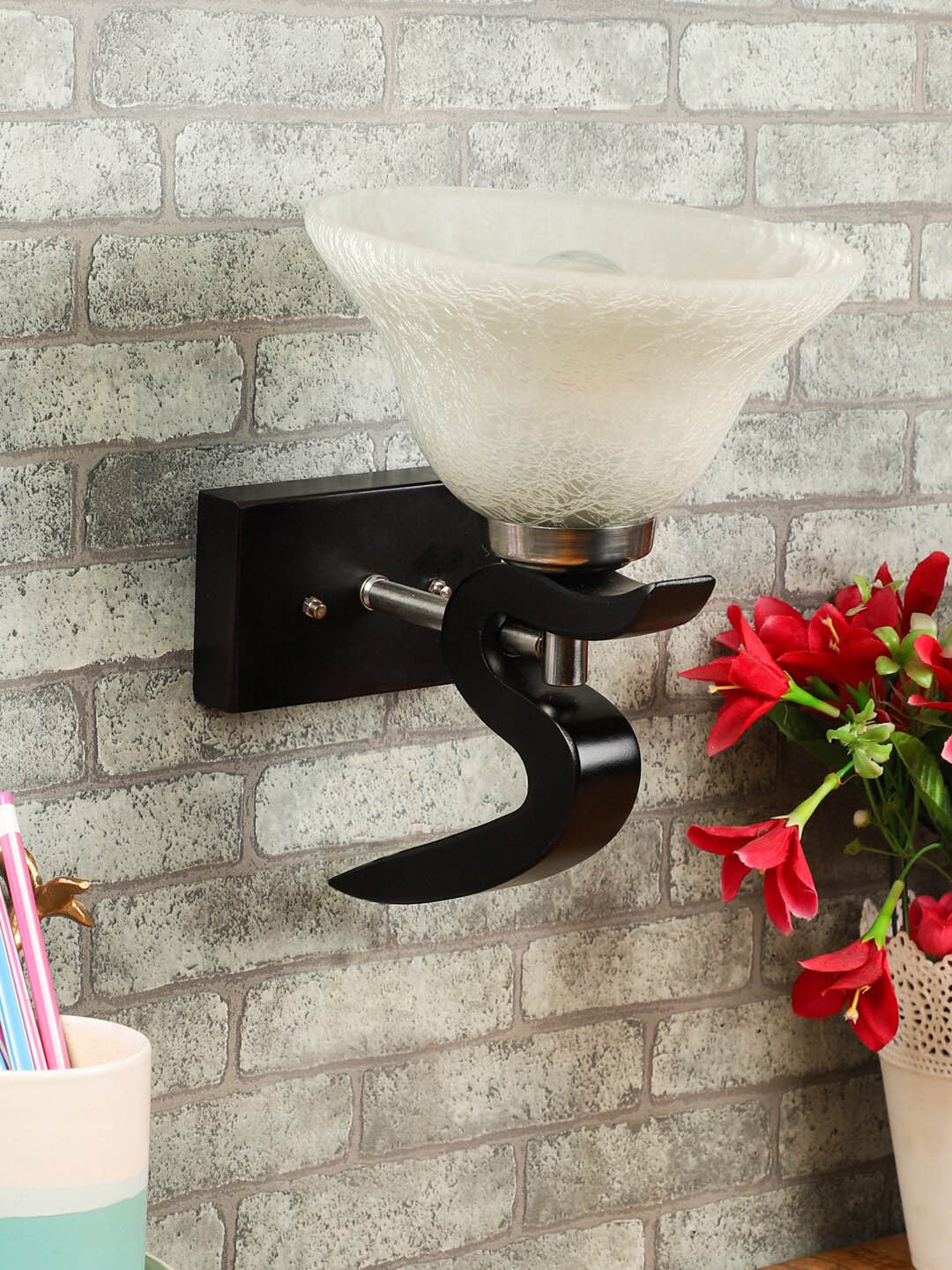 Foziq Black & White Traditional Textured Wall Lamp