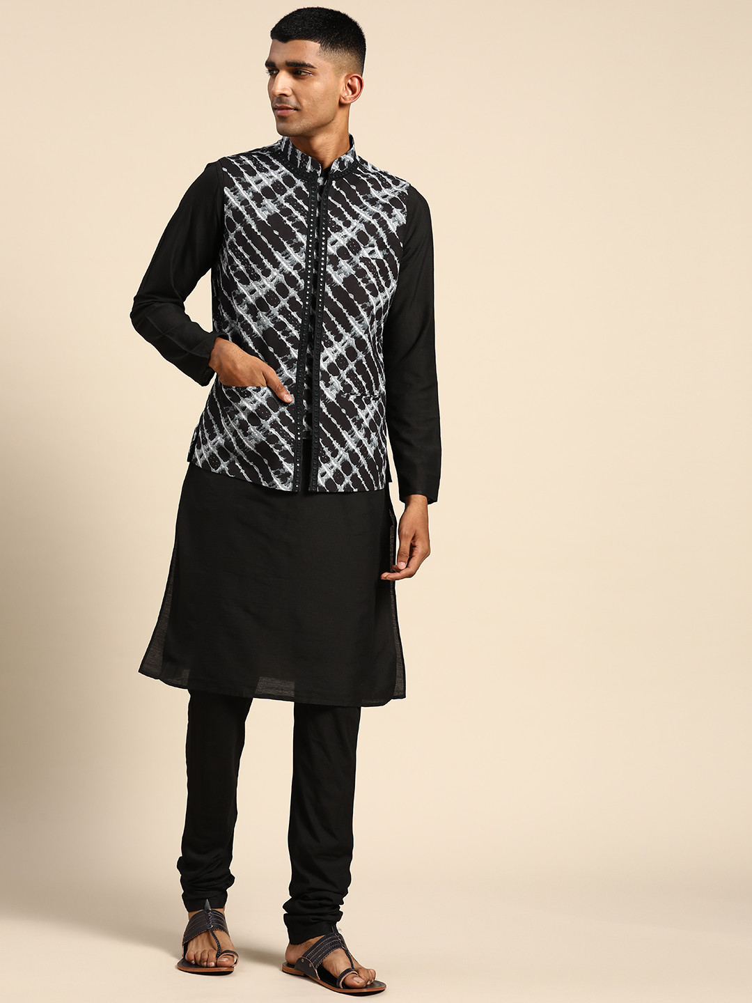 KISAH Men Black Kurta with Churidar & Nehru Jacket