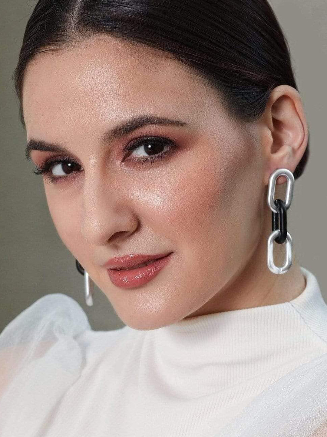 Rubans Silver & Black Tone Linked Chain Design Earrings with a Silver Plating