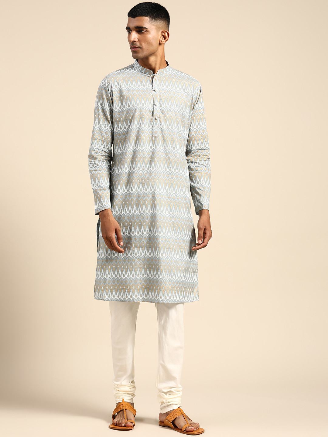 KISAH Men Blue Geometric Printed Kurta with Churidar