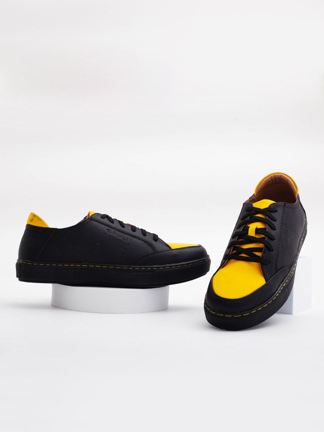 Big Fox Men Black Casual Sneakers