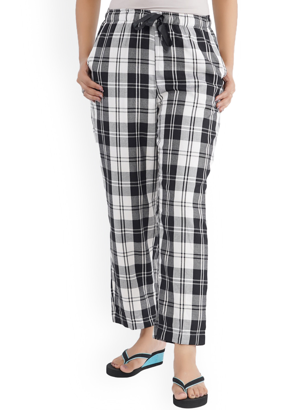 Style Shoes Women White & Black Checked Crop Track Pants