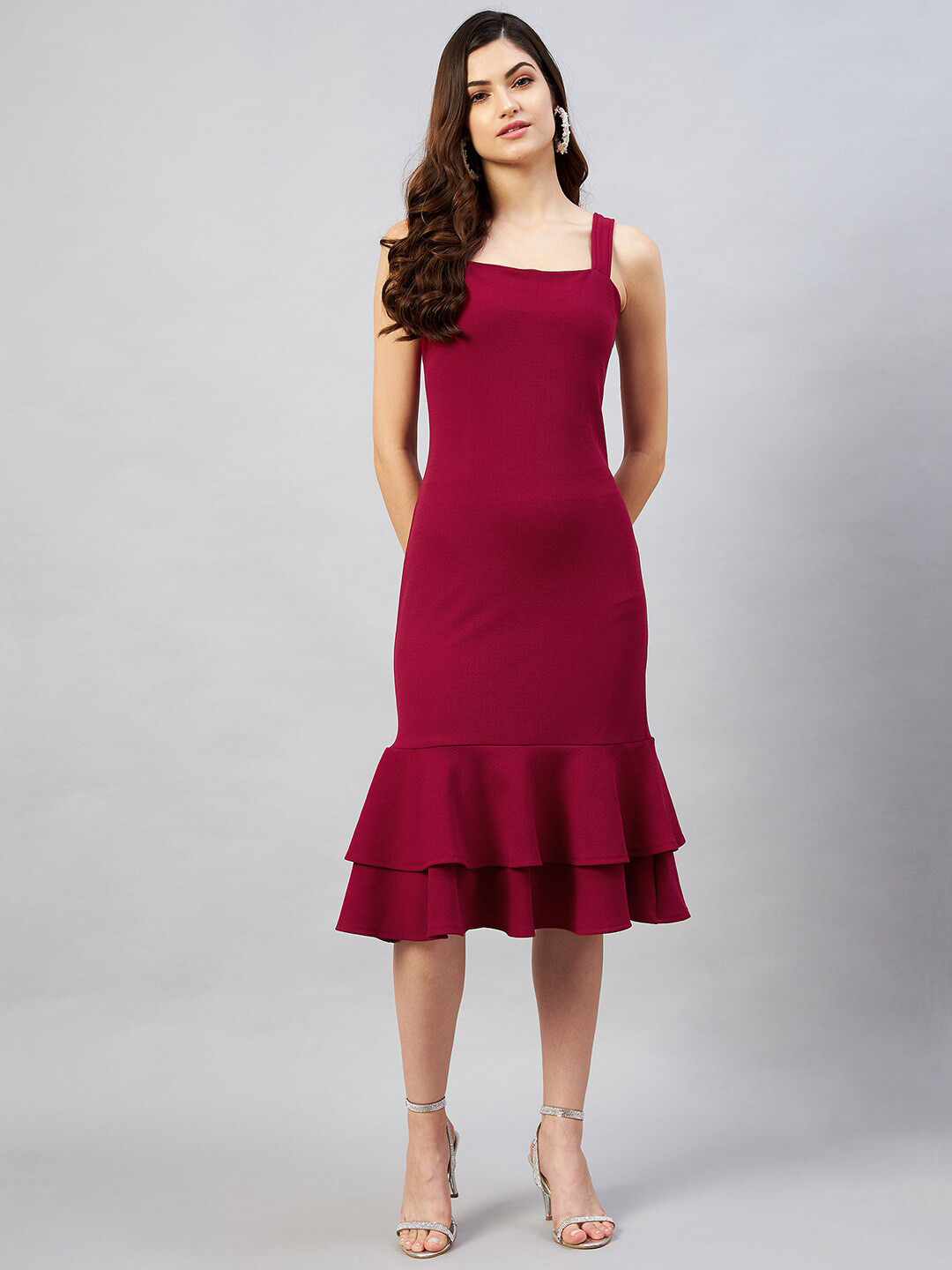RARE Women Maroon Solid Sleeveless Bodycon Midi Dress