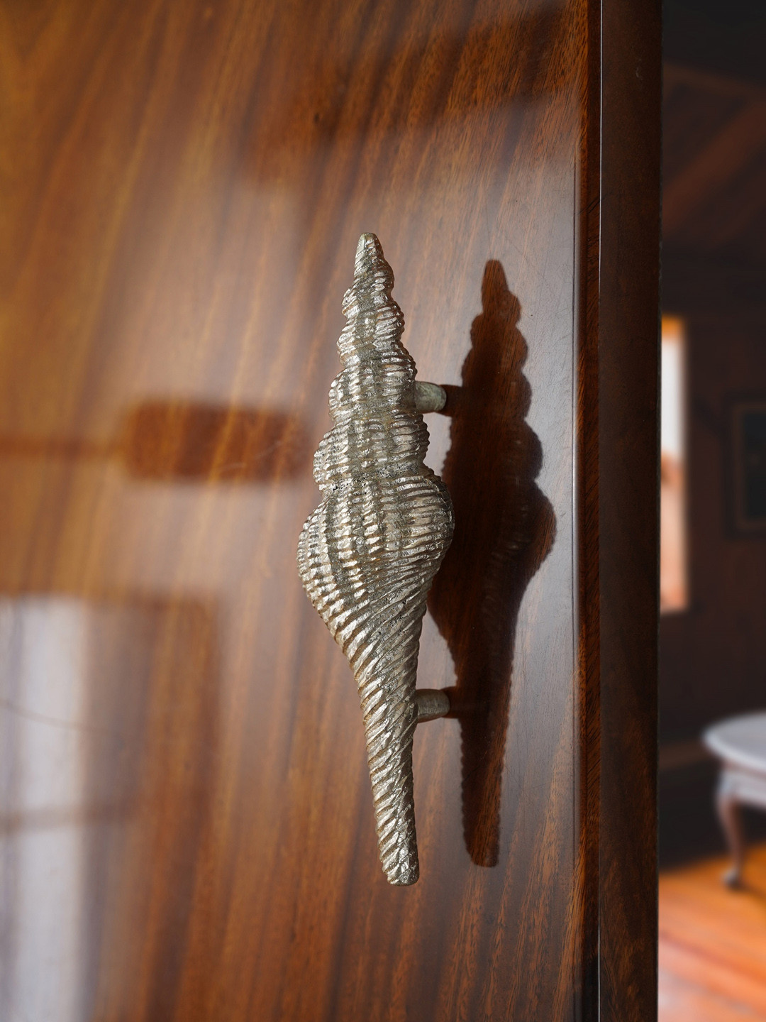 Folkstorys Silver-toned Textured Door Knob