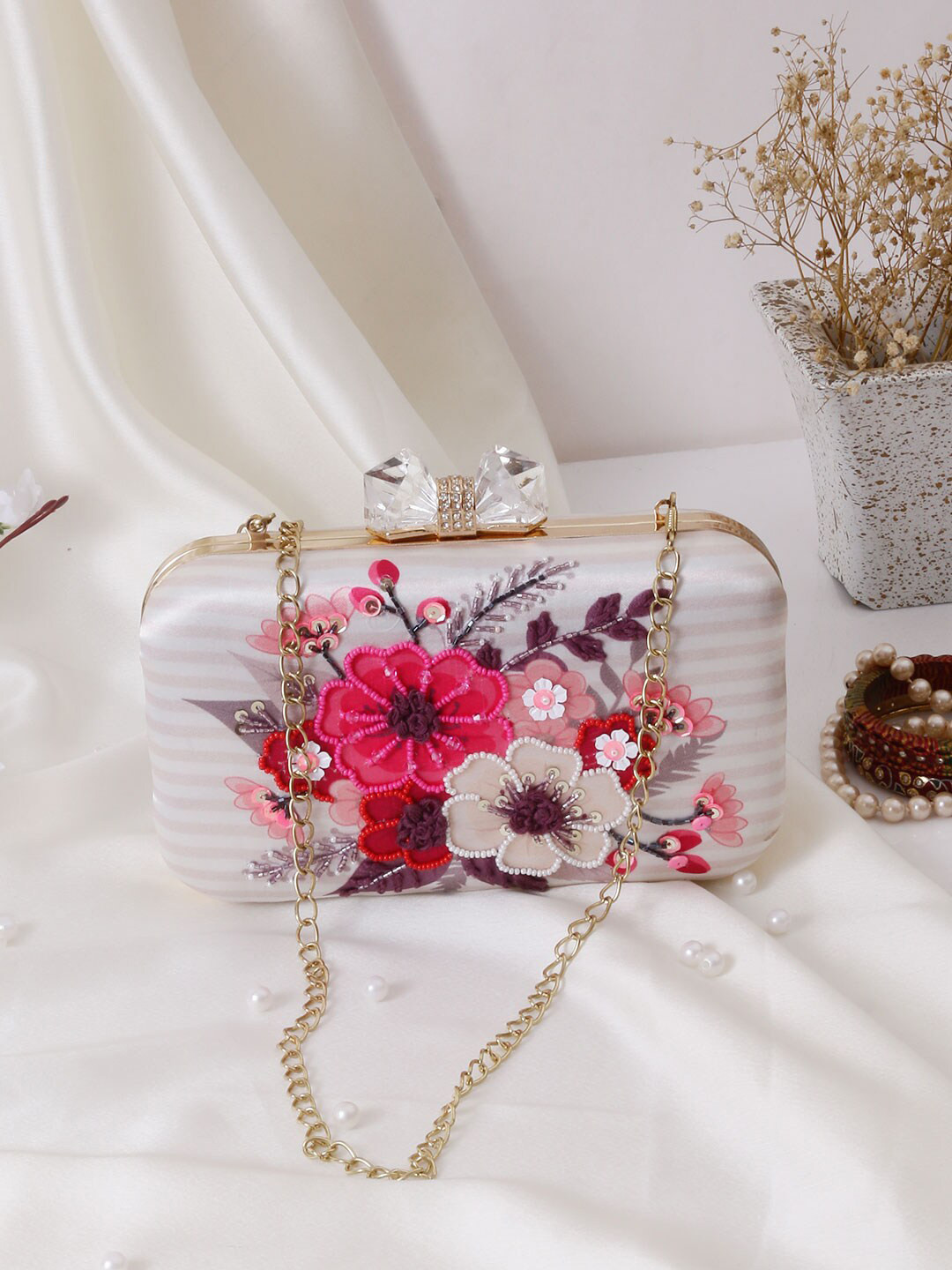 Swisni White & Gold-Toned Embroidered Box Clutch
